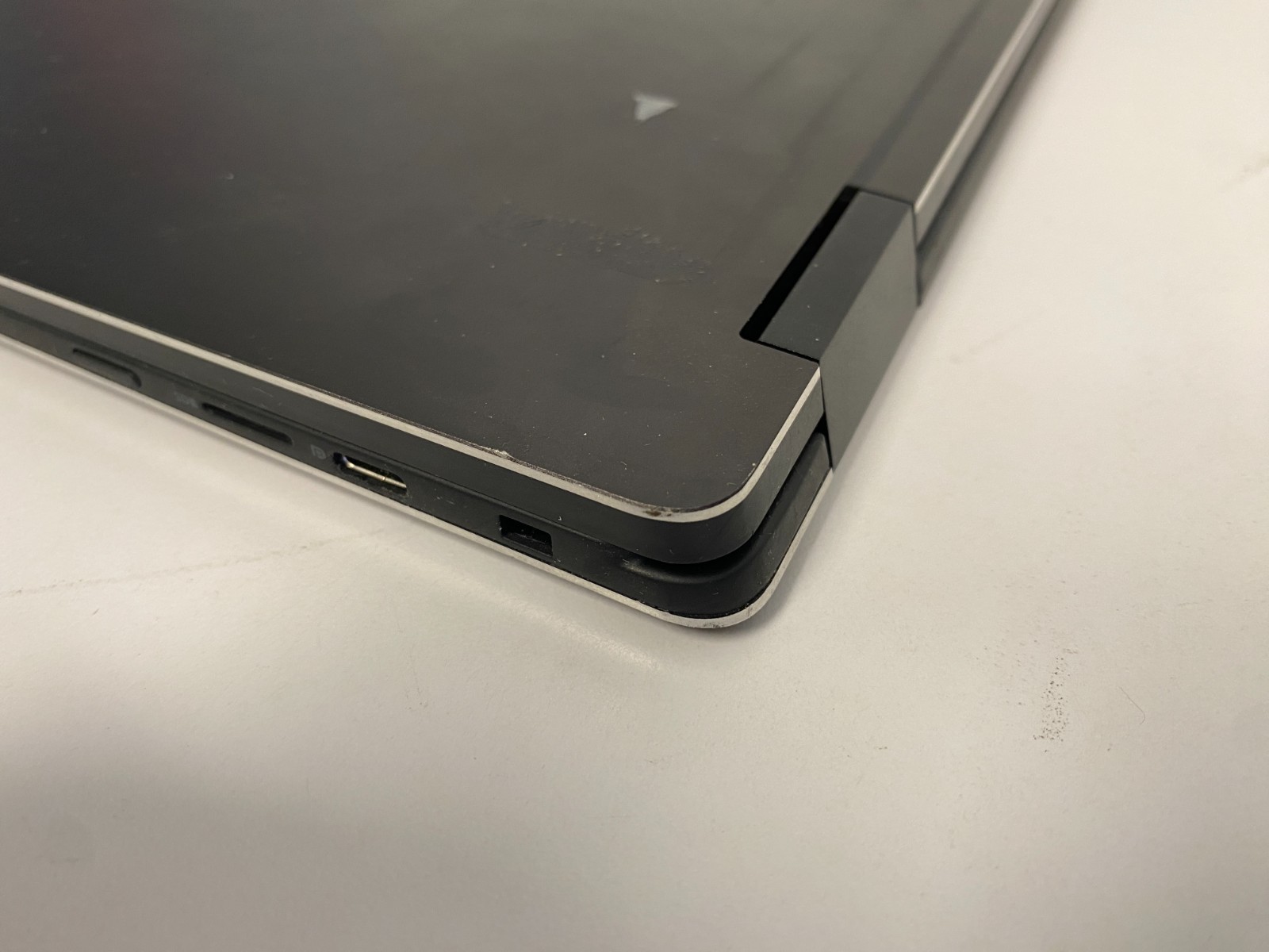 Dell XPS P71G 13″ i7-7Y75 @1.30GHz 16GB RAM NO SSD/OS PARTS