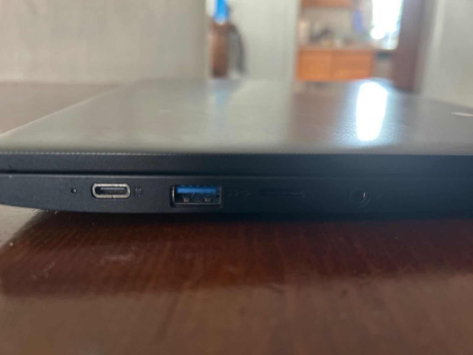 Lenovo chrome book small travel size or work chrome book smooth