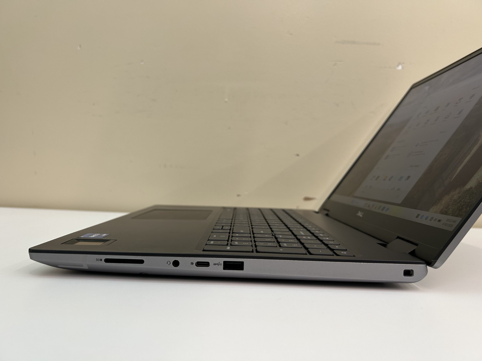 Dell Precision 7670 16″ Core i7-12850HX 16GB RAM 1TB NVMe NVIDIA RTX 2000 Win 11