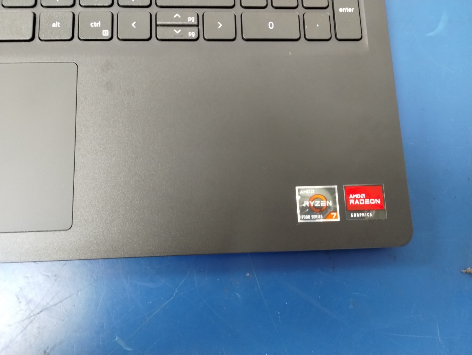 DELL 15 DC15255 G8MK9, AMD Ryzen 7 7730U, 2.00 GHz, 16 GB RAM 512 GB NVMe SSD