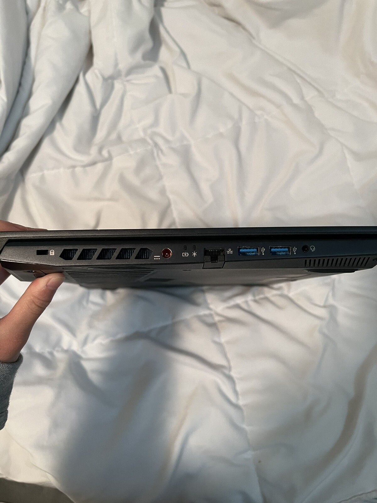 Acer Predator Helios 300 Gaming Laptop, 15.6” Full HD 144Hz 3ms IPS Display.