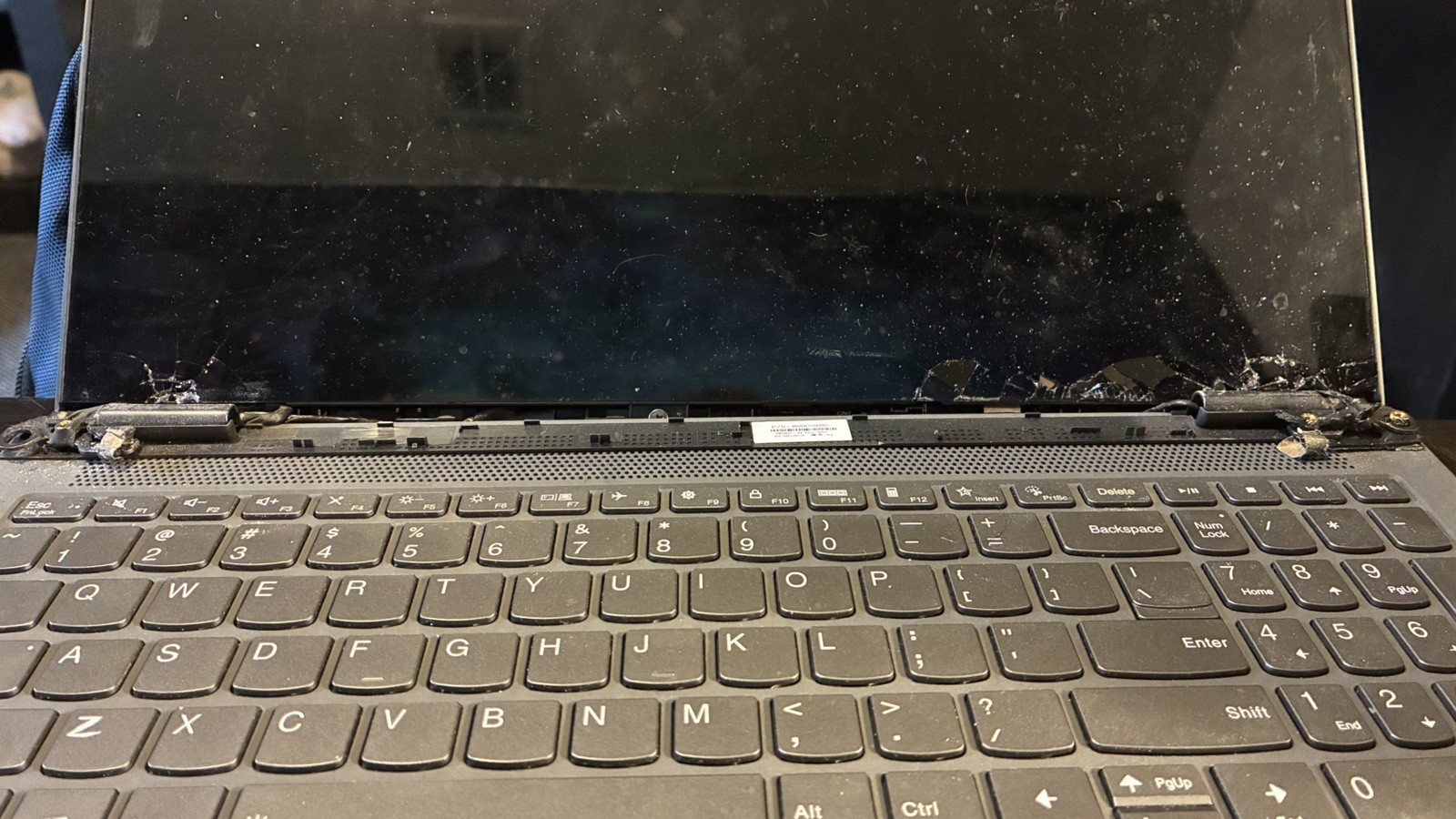 Lenovo IdeaPad Flex 5 14IAU7 14″ (256GB SSD, Intel Core i3-1215U, 1.20GHz,…