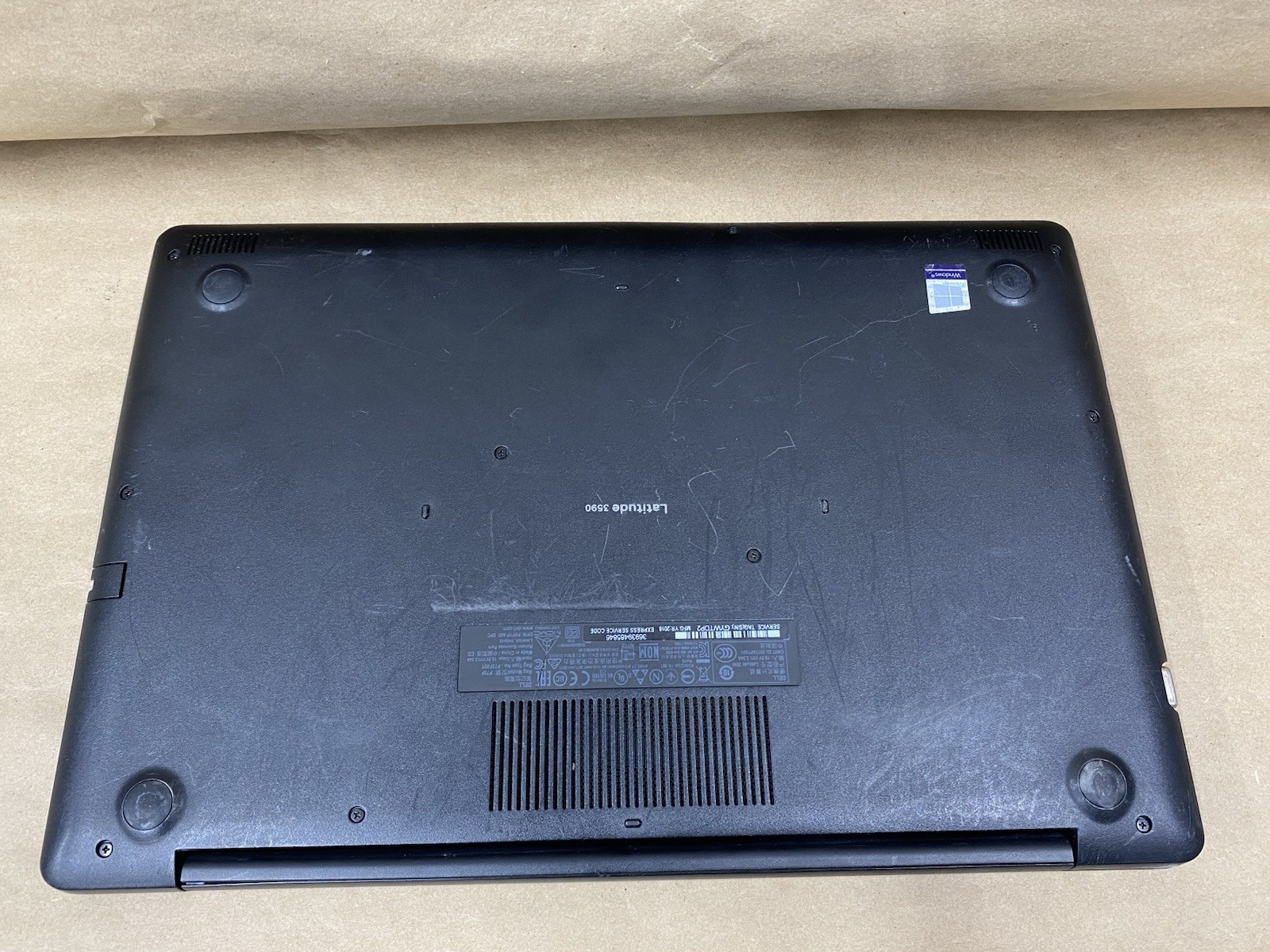 Dell Latitude 3590 – 15.5″ HD – i7-8550U – 8GB – 256GB SSD – Win 10 Pro – READ