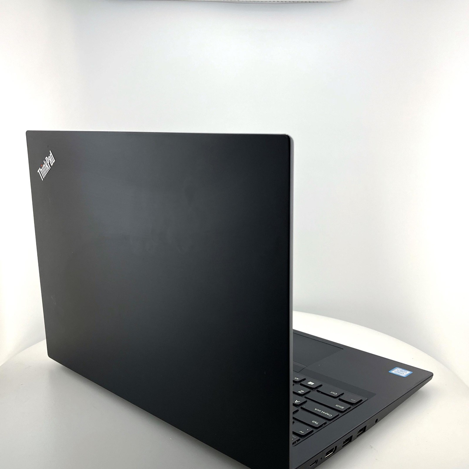 Lenovo ThinkPad E490 WC Core i5-8265U@1.6GHz 16GB RAM 512GB NVMe Win 11 Pro