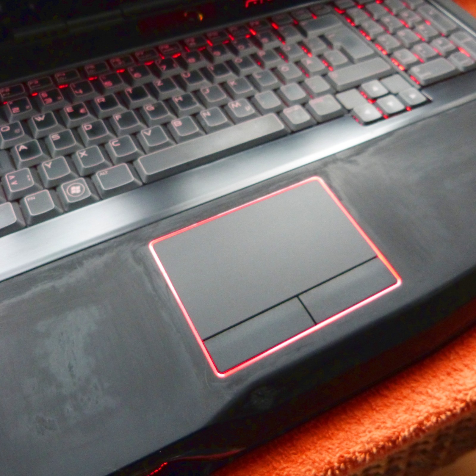 XL LOT Alienware M17x R3 HIGH END 17″ GAMING l 16GB RAM l 2TB SSD HDD Core i7