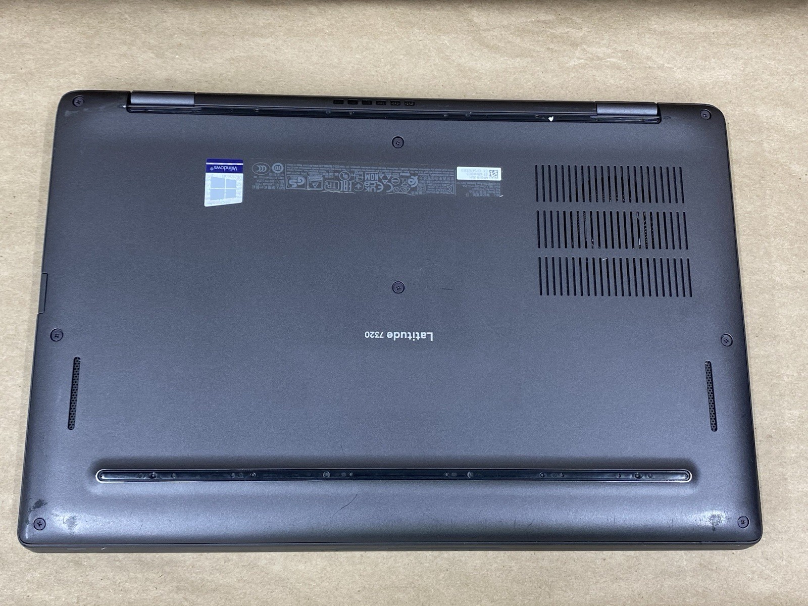 Dell Latitude 7320 – 13″ 1920×1080 – i7-1185G7 – 16GB – 256GB SSD – Win 11 Pro