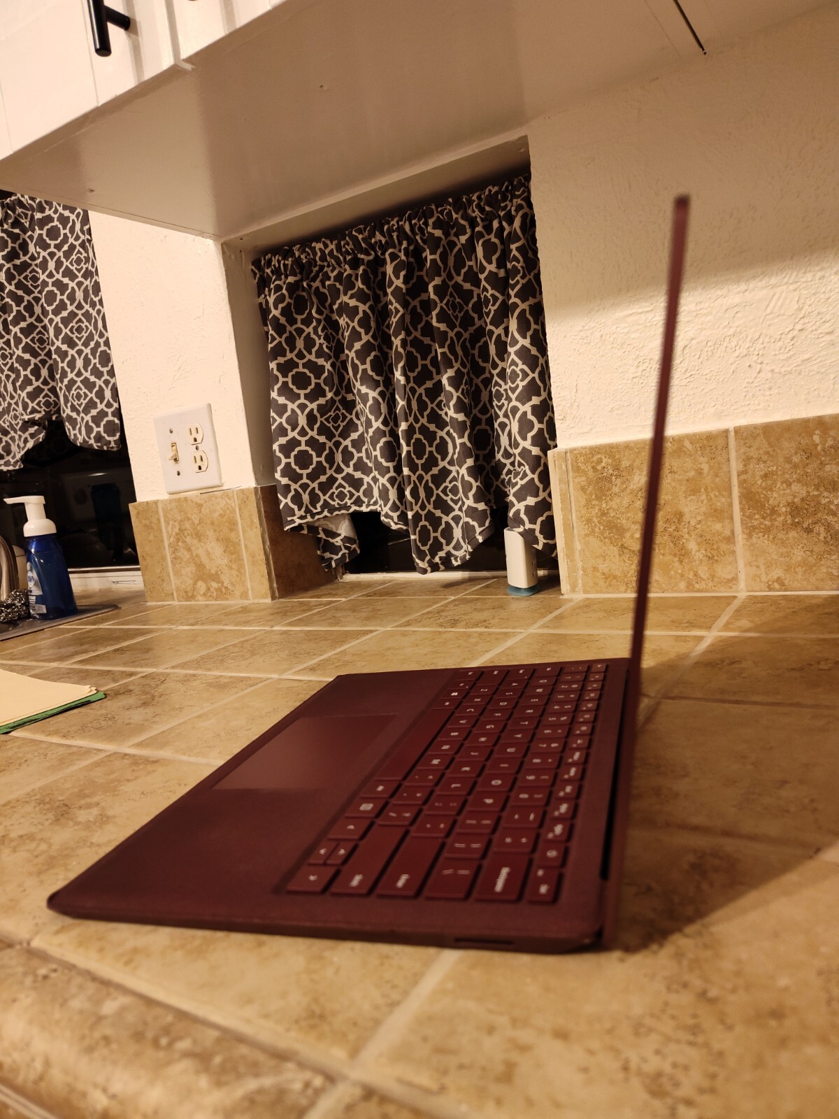 Microsoft Surface 13.5″ (Intel Core i5 7th Gen., 2.60GHz, 8GB RAM, 256GB SSD)…