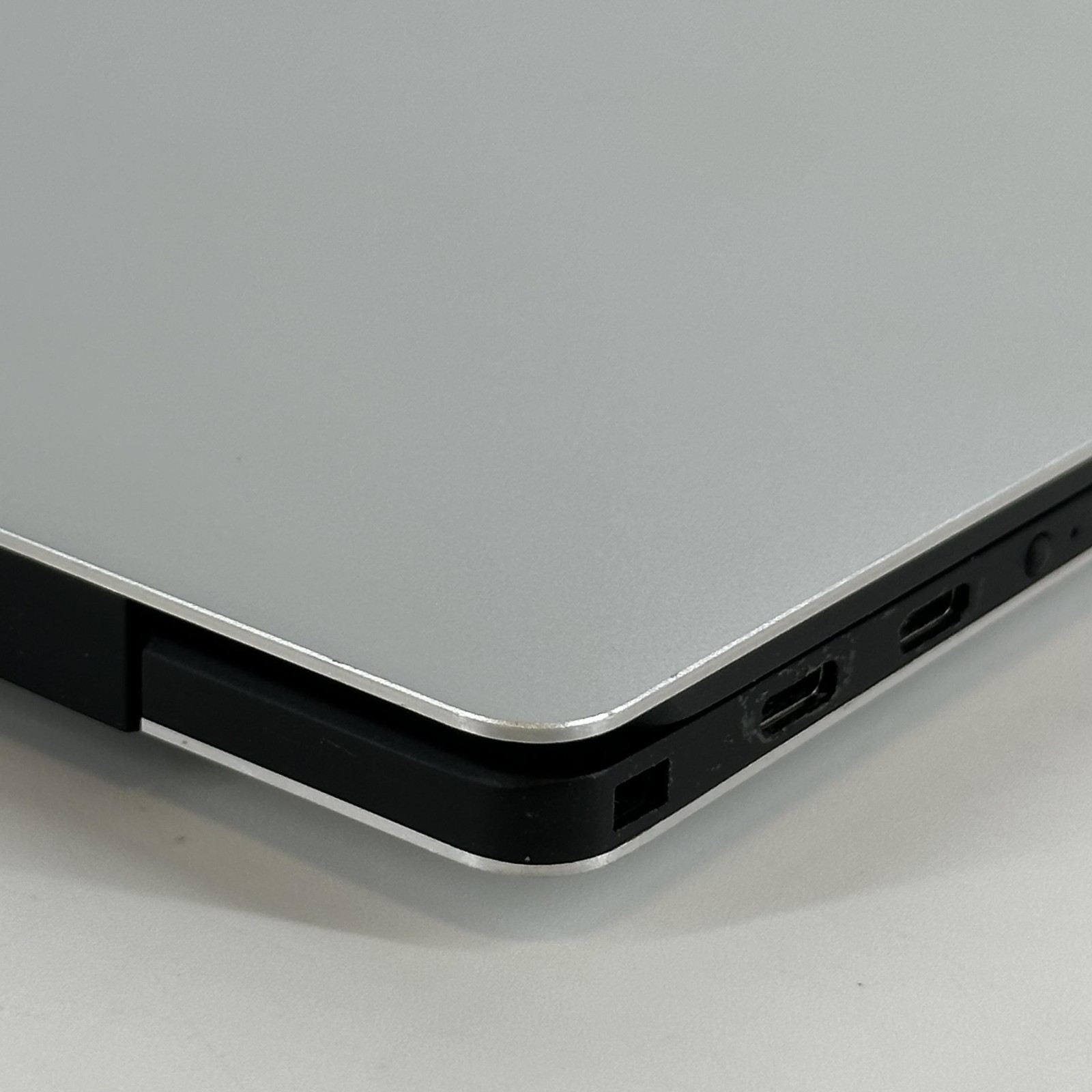 Dell XPS 13 7390 2020 Silver 4K TOUCH i7-10710U 1.10GHz 16GB 1TB SSD Good