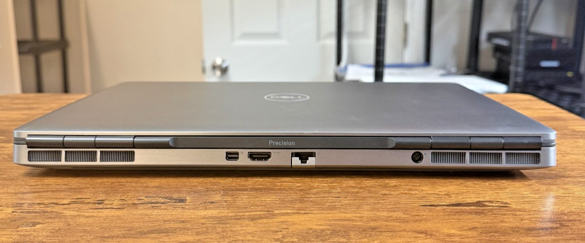 Dell Precision 7560 Intel(R) Core(TM) i9-11950H 32 GB RAM 1 TB SSD 15.6″