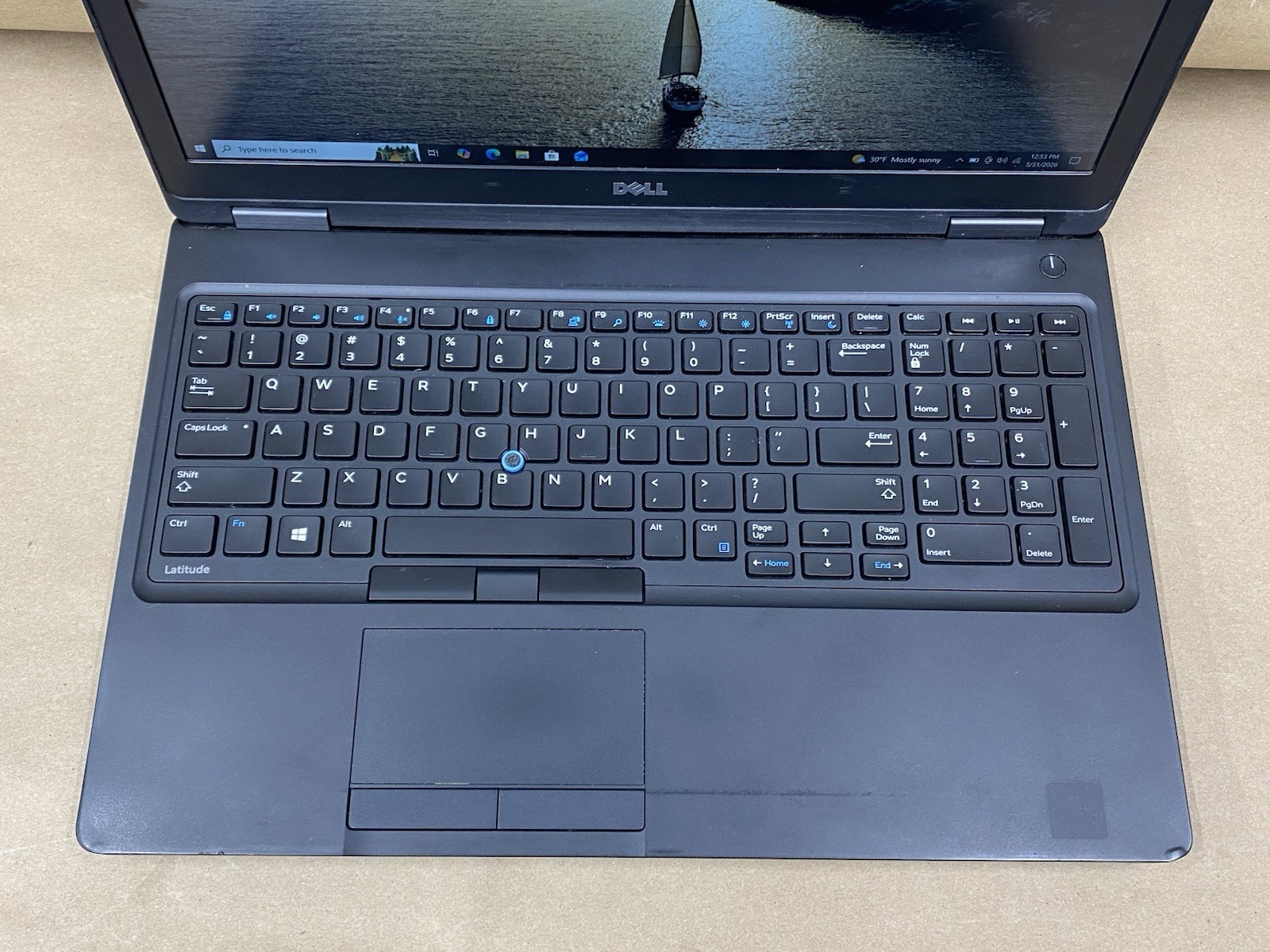 Dell Latitude 5580 – 15.5″ FHD – i5-7300U – 16GB – 256GB SSD – Win 10 Pro