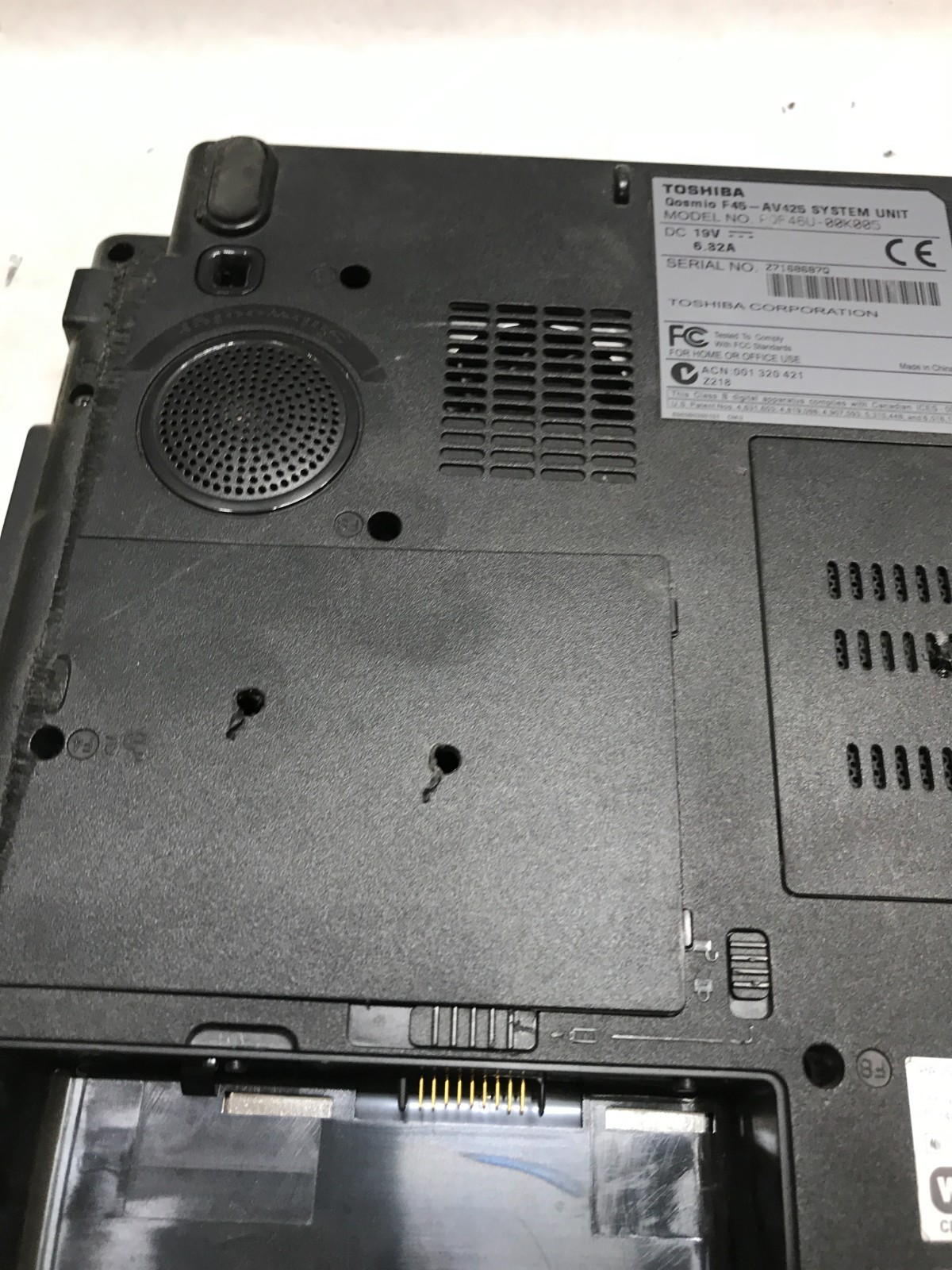 Toshiba Qosmio F5-AV425 15″ Intel Core 2 Duo NO RAM NO HDD/OS For Parts READ -DW