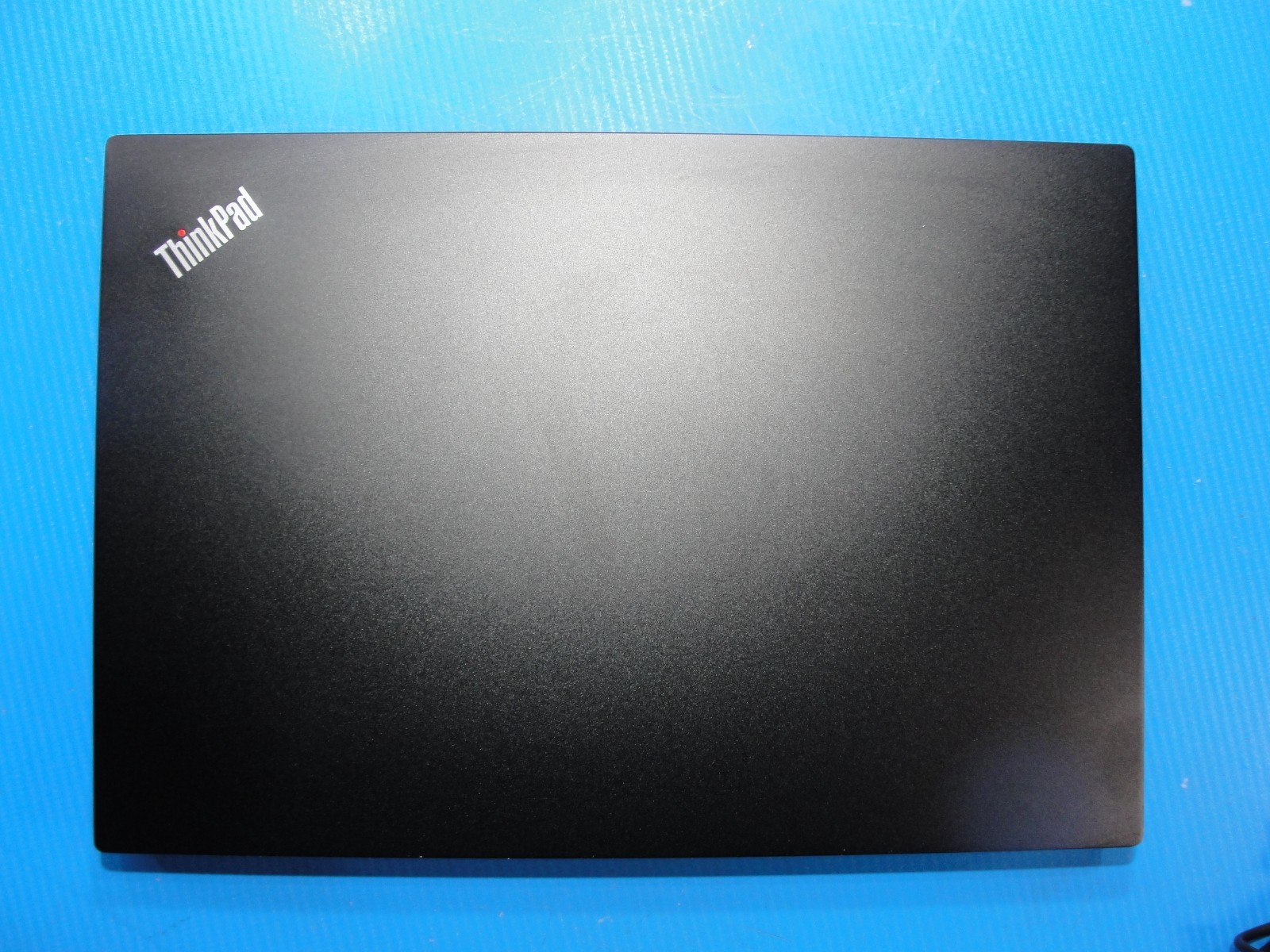 Lenovo ThinkPad E585 15.6” HD AMD Ryzen 3 2200U 2.5GHz 4GB 256GB+Original Charge