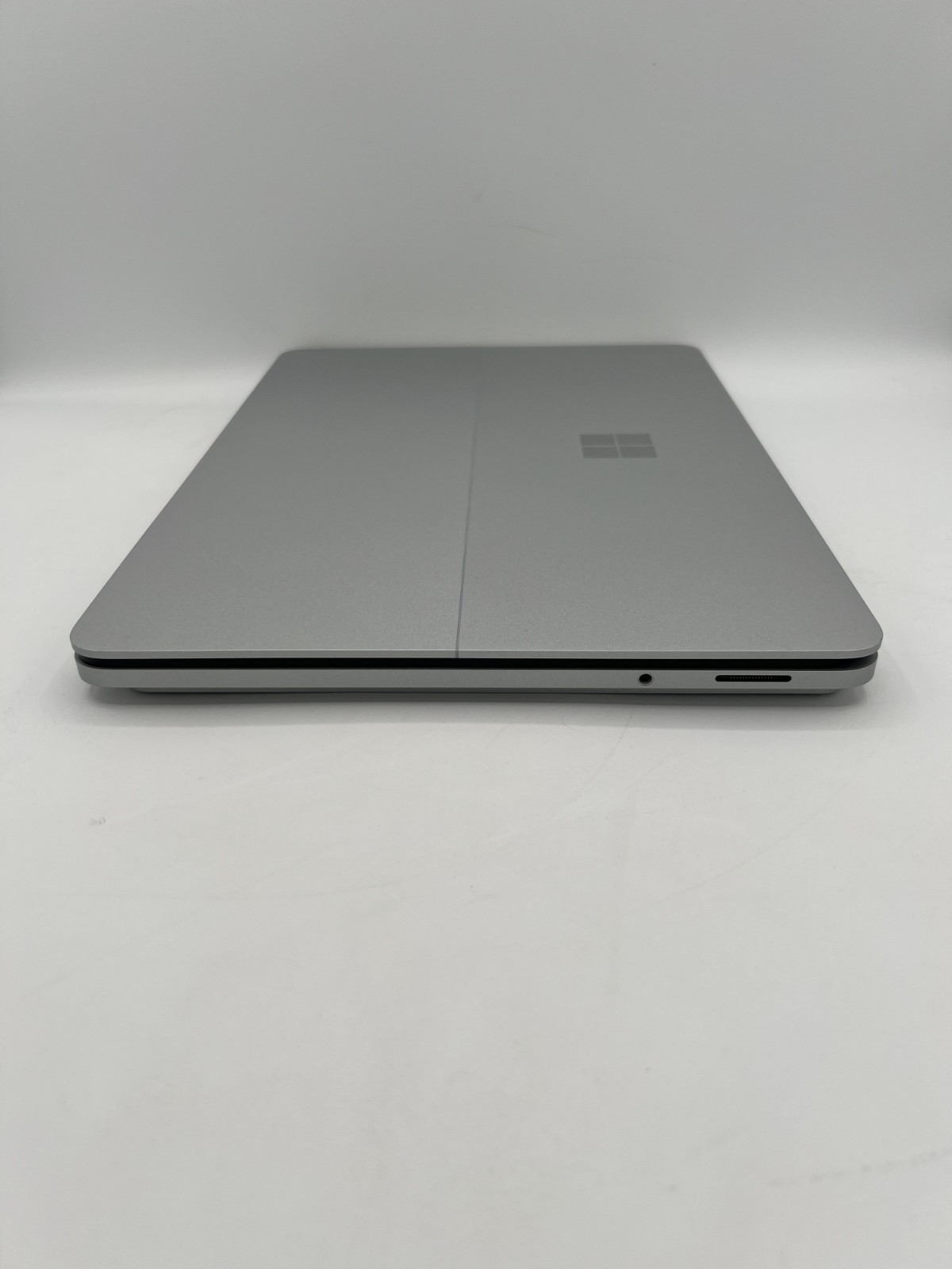 Microsoft Surface Laptop Studio 14.4″ Touch i5-11300H 16GB 512GB Windows 11 Pro