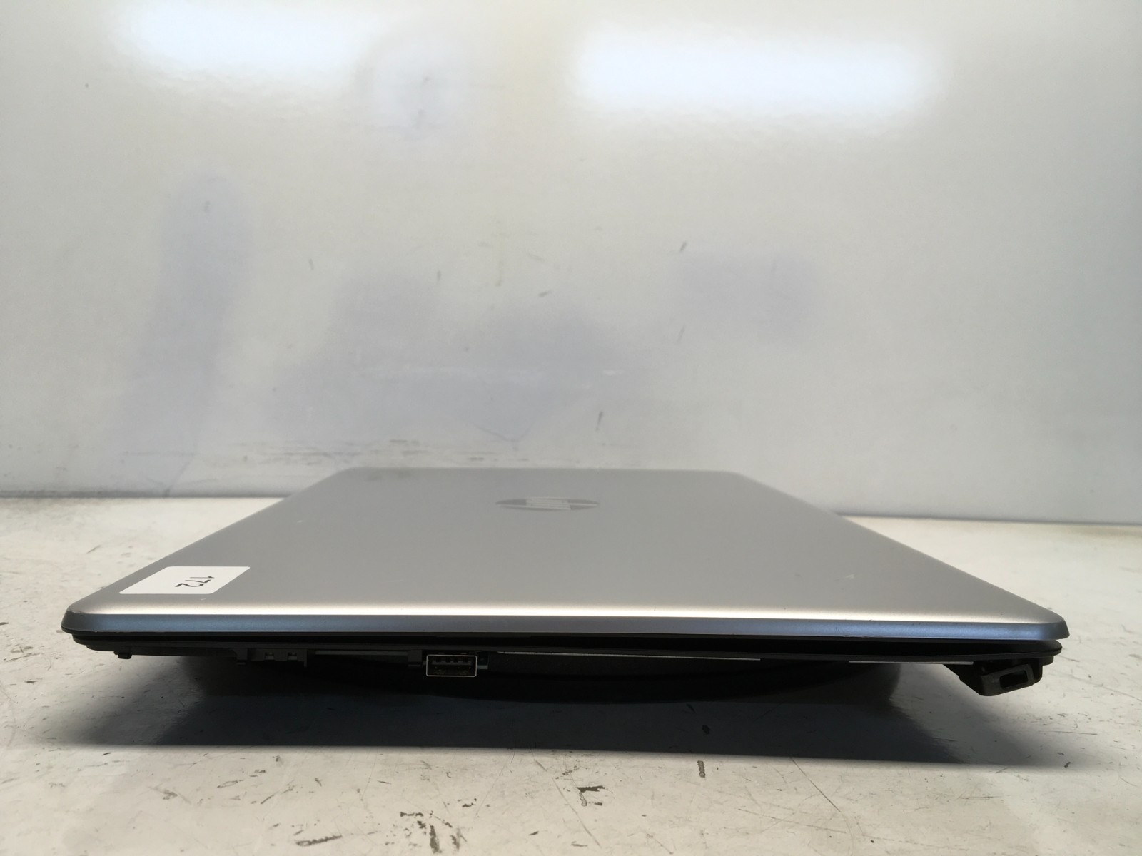 HP 17-CA1 AMD Ryzen 3 3200U 2600MHz 4 GB NO HDD