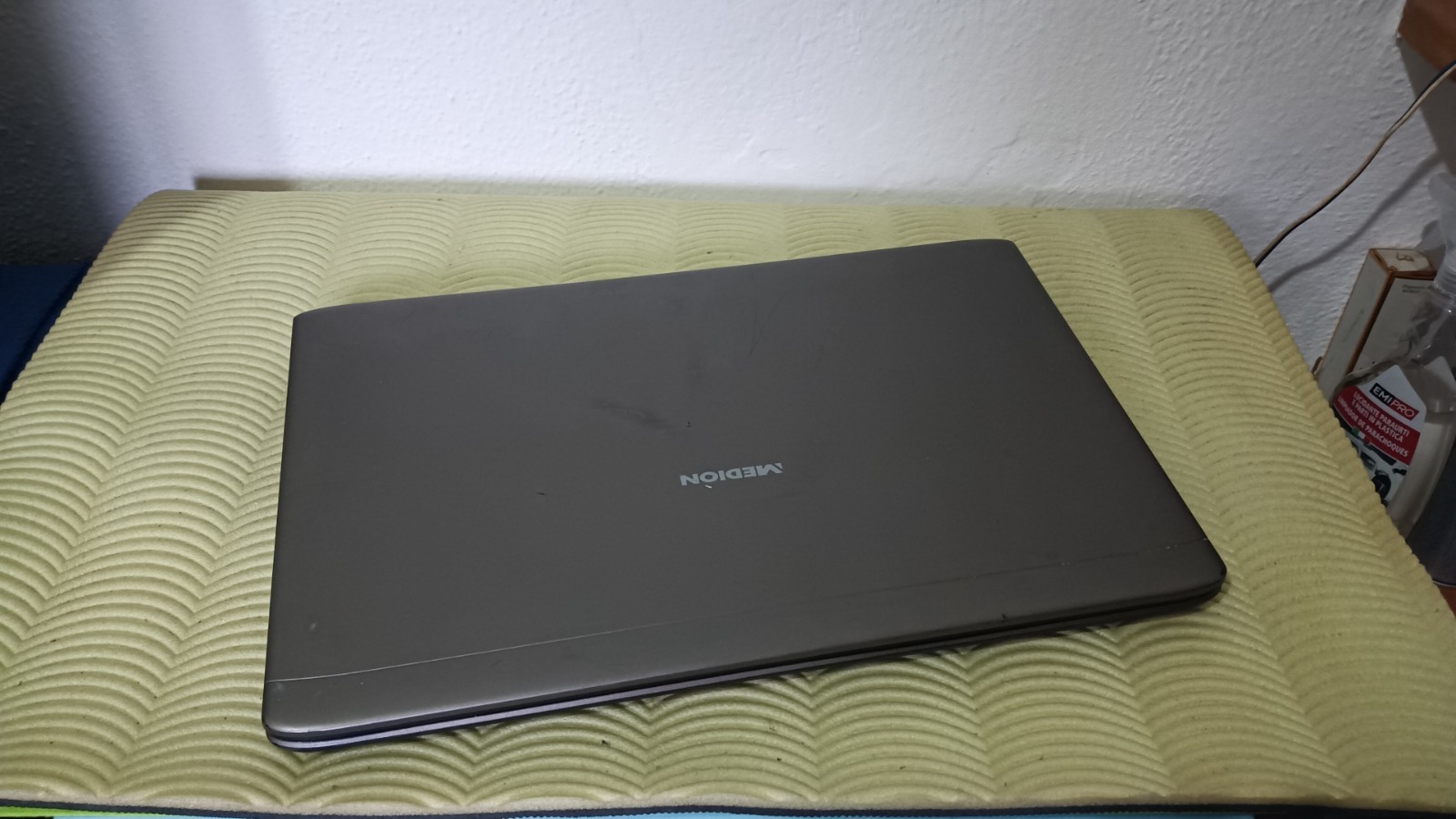 medion akoya e7415 17.3″ 1600×900 i3-5005U 256GB SSD 8gb windows 11
