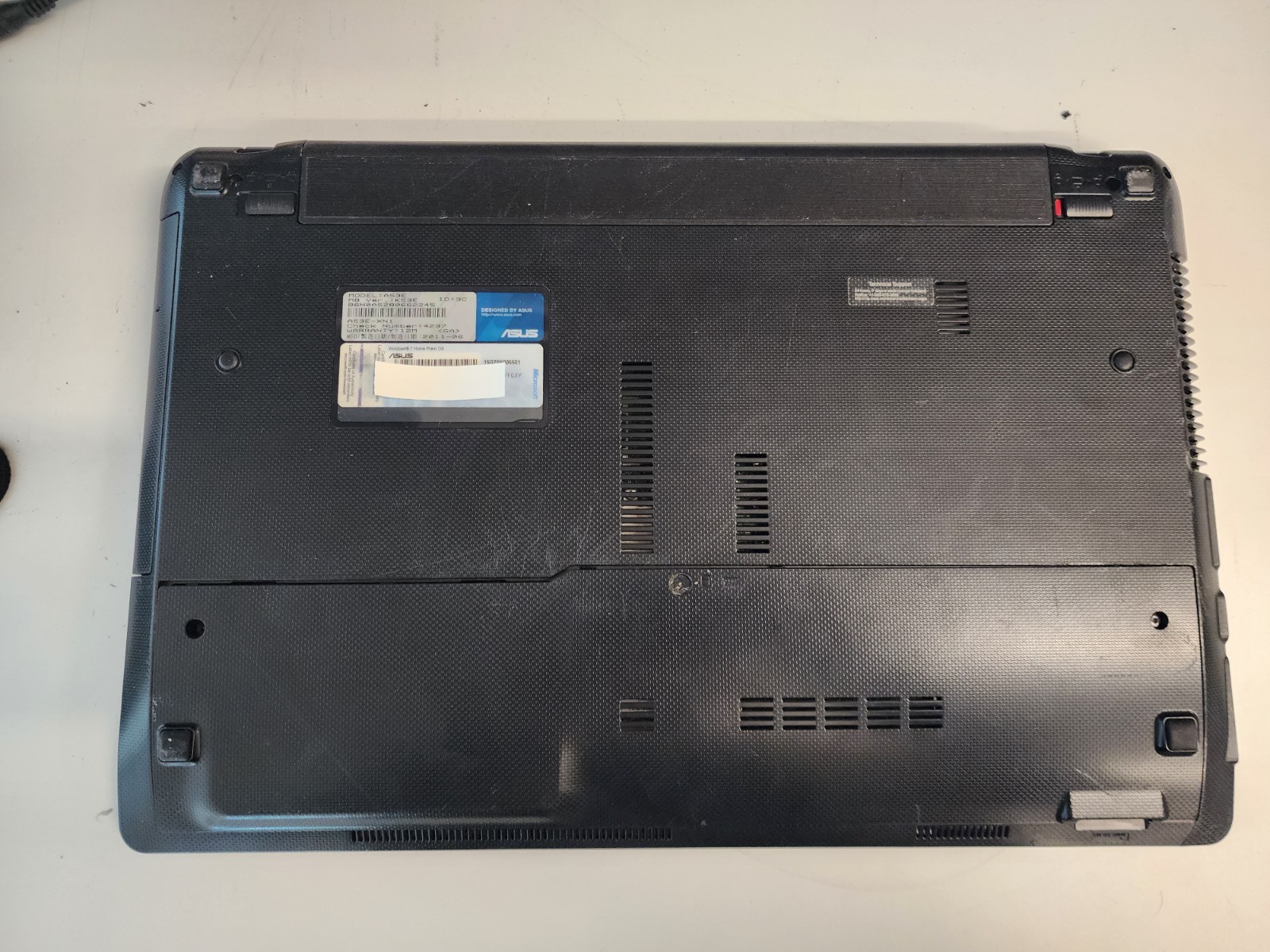 Asus A53E-XN1, Intel Pentium B940 @2.0GHz, 4 GB RAM, No Hdd, Cracked Screen