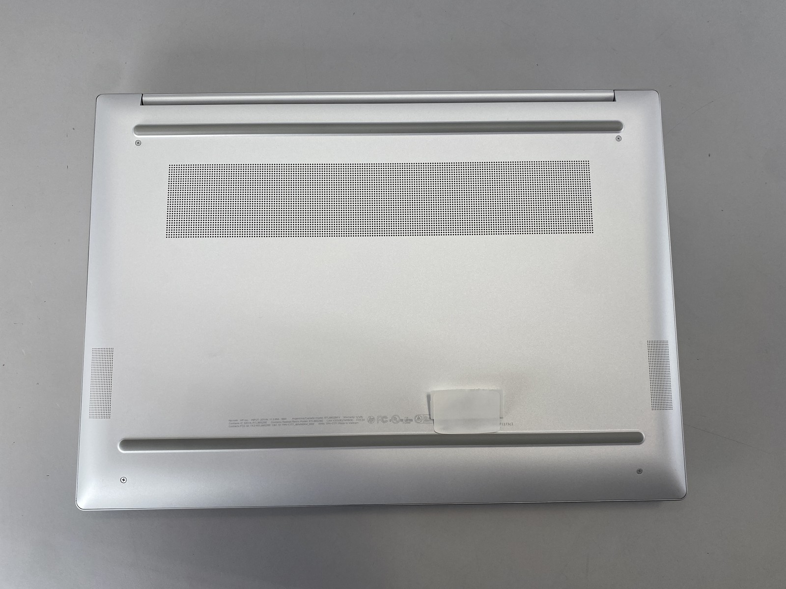 HP Laptop OmniBook 5 16-AF1173CL 16″ Intel Core Ultra 7 255U 1TB- Silver
