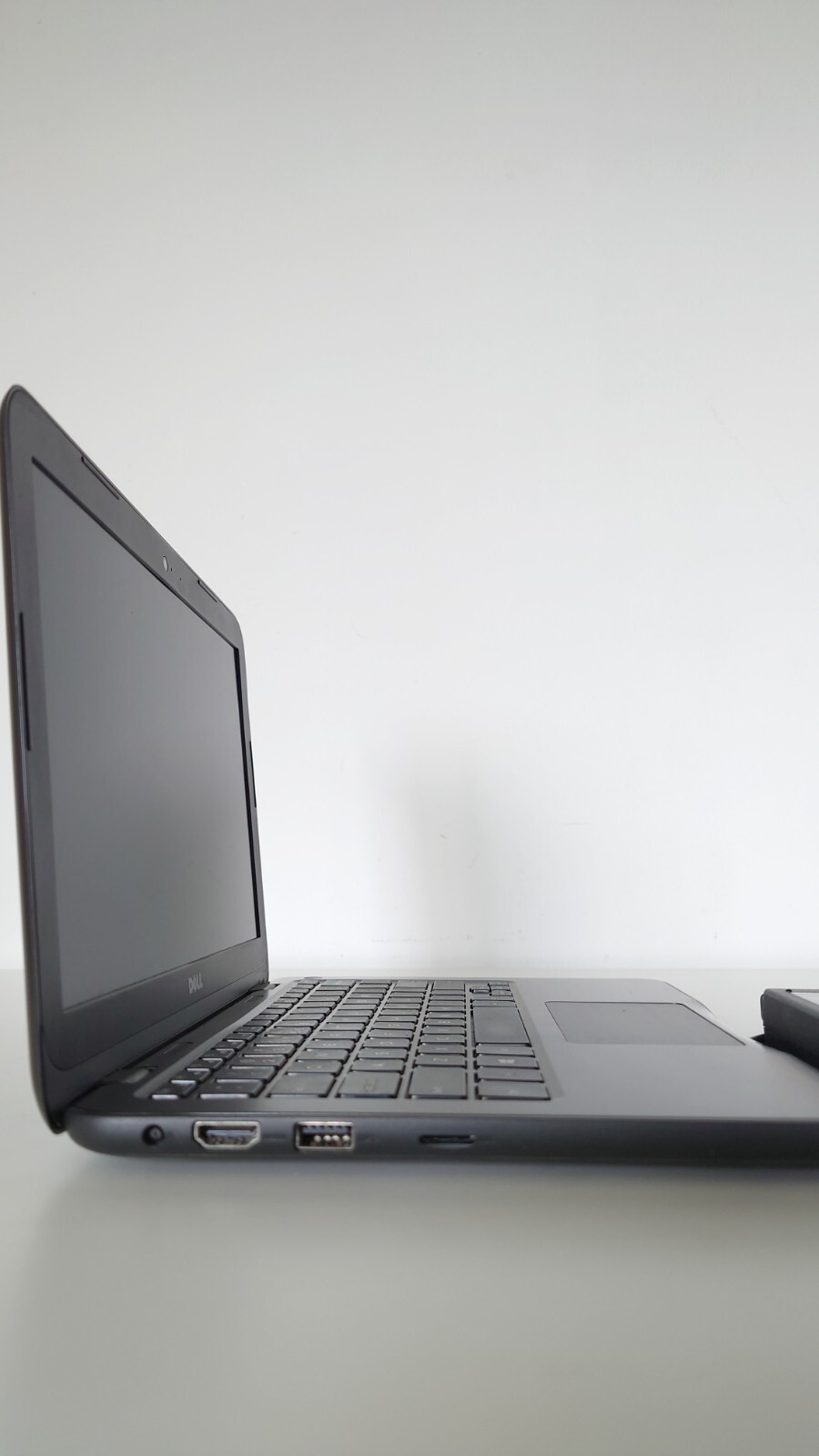 Laptop Dell P24T Inspiron 3180 11.6″ with Charger – Working