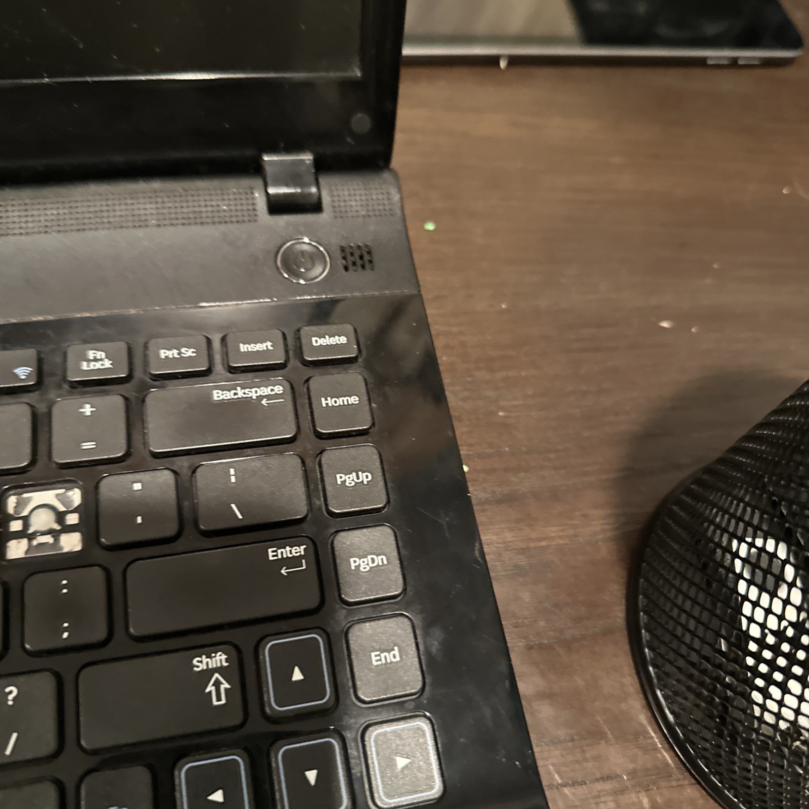 Samsung NP300e4c Laptop no HDD or RAM sticks