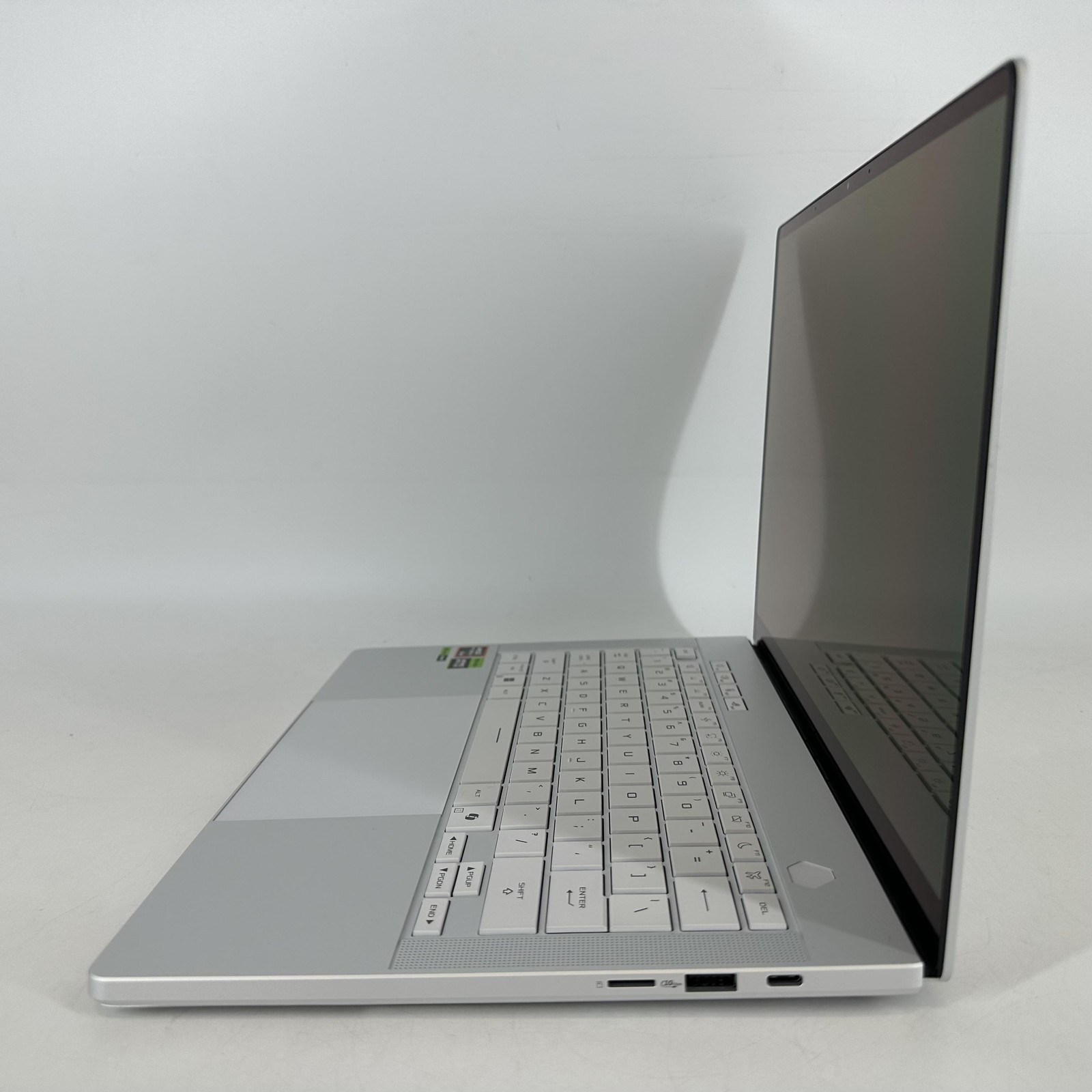 Asus ROG Zephyrus G14 GA403 14 QHD+ 2.0GHz Ryzen AI 9 HX 370 32GB 2TB RTX 5080
