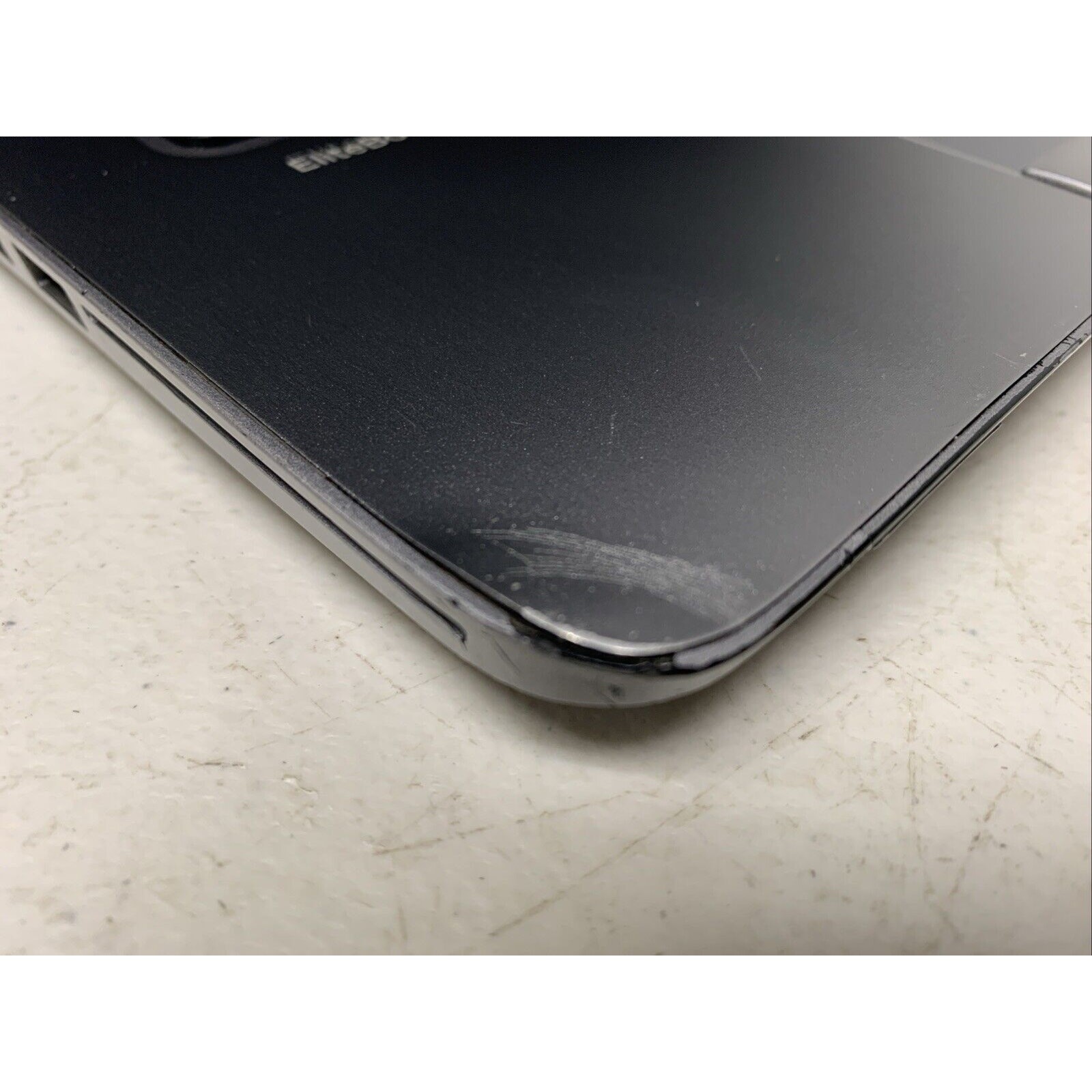 HP Elitebook 745 G2 AMD A10 Pro-7350B R6,10 2.1MHZ 8GB RAM 240GB SSD WIND 10 Pro