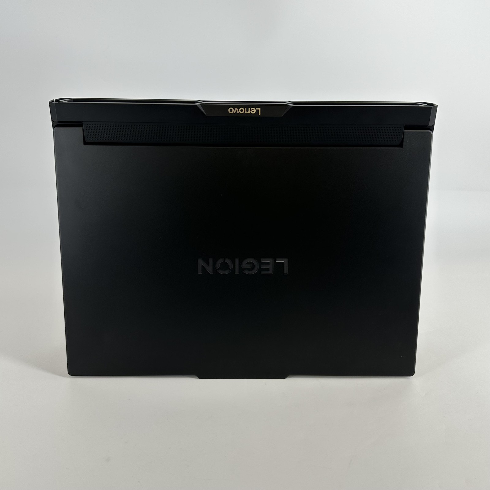 Lenovo Legion Pro 7i Gen 10 16 QHD+ Ultra 9 275HX 32GB 1TB RTX 5080 BENT FRAME