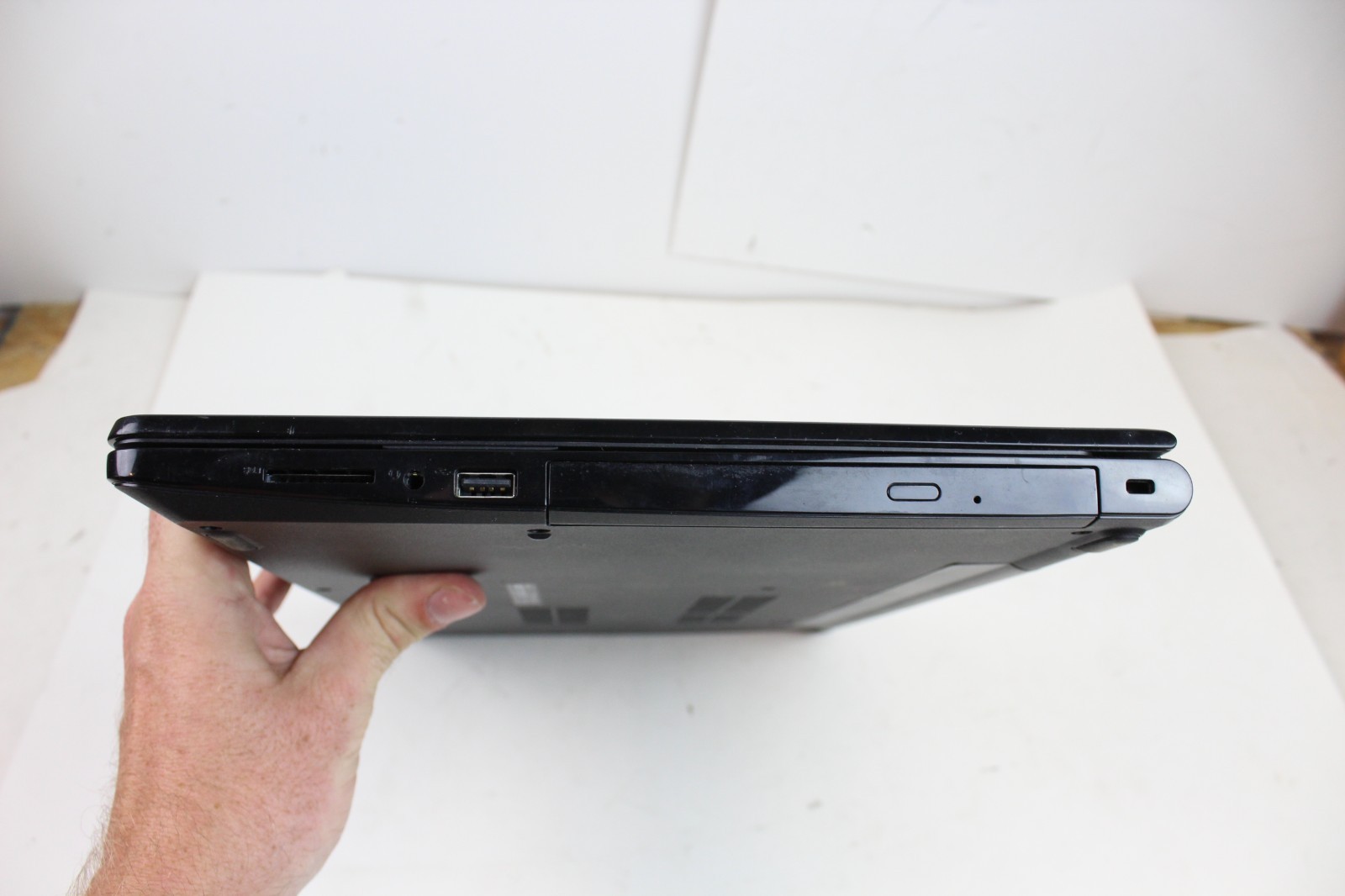 BAD BAT AS IS Dell Inspiron 3567 15.6″ Intel Core i5-7200U 2.50GHz 8GB RAM 500GB