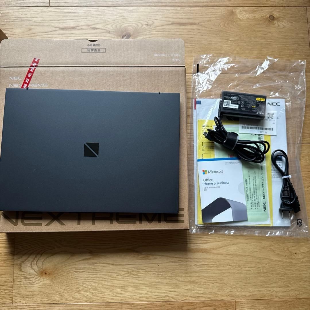 NEC Lavie NEXTREME Carbon i7 1195G Iris Xe 16GB SSD 512GB 14″ WUXGA Win 11 Home