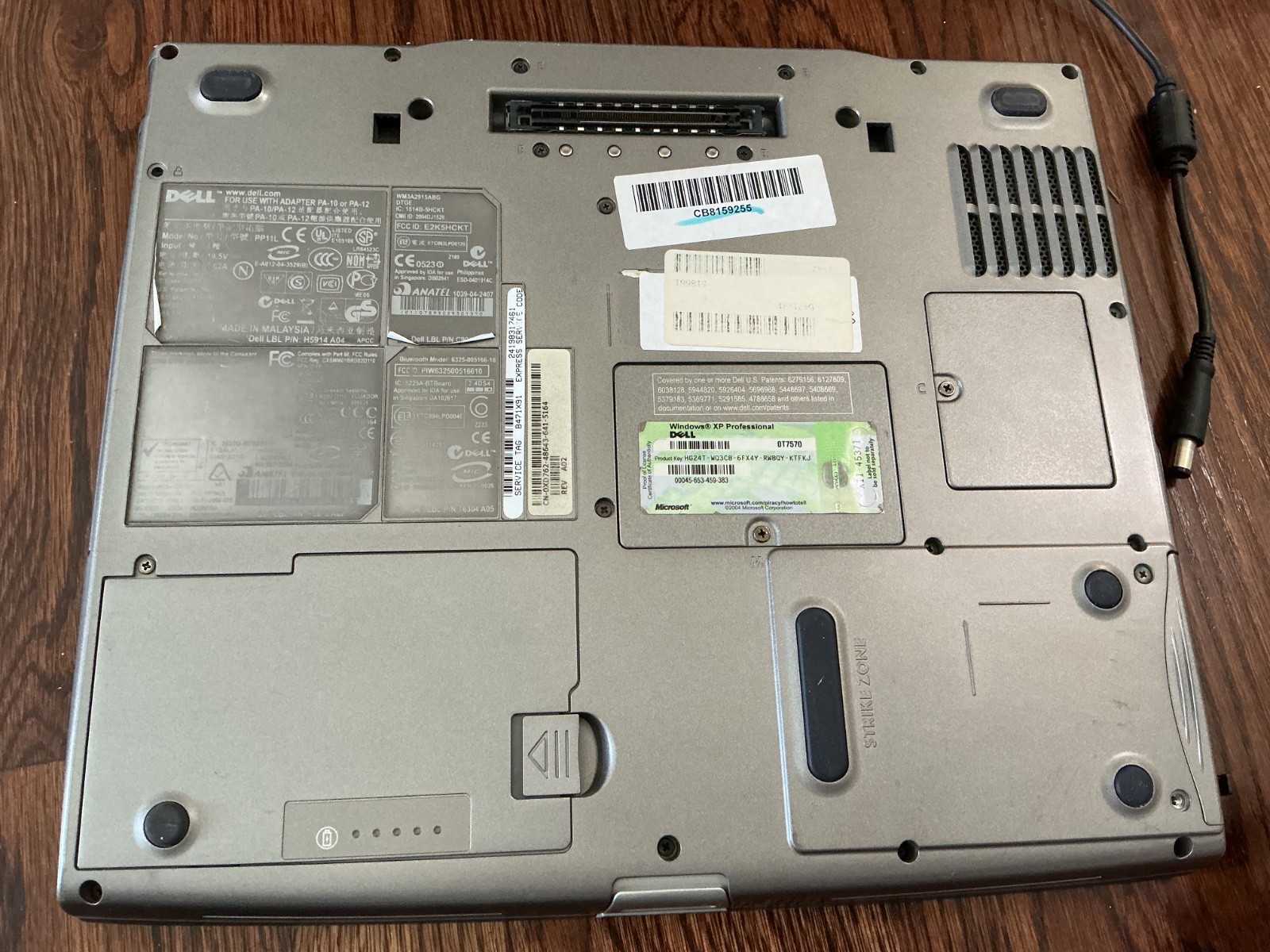 Dell Latitude D610 Windows XP 2005 Laptop Pentium M, 1GB RAM, TESTED WORKS