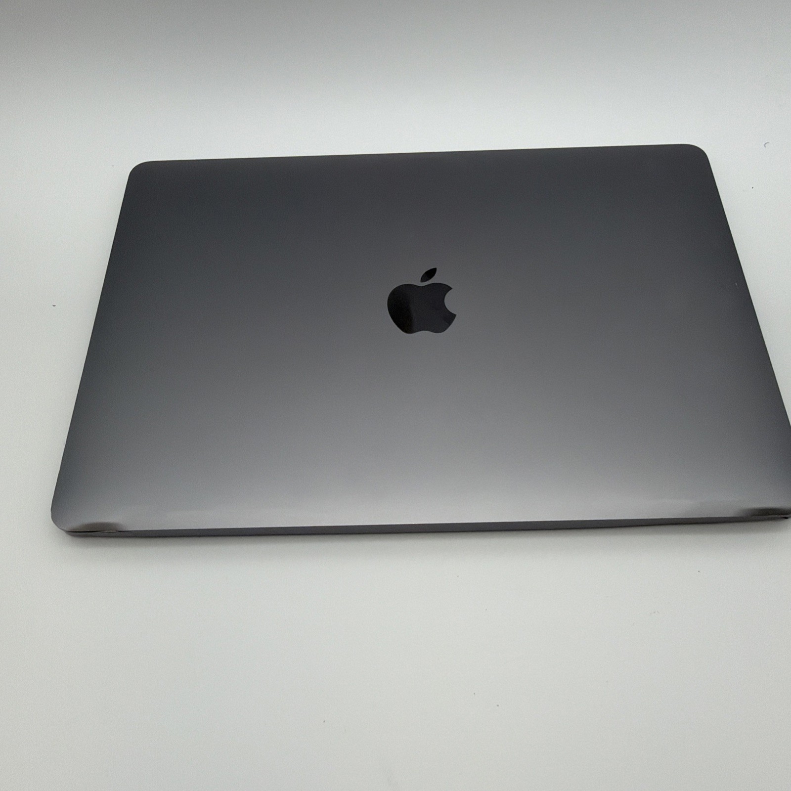 APPLE 2020 MacBook Air 13 A2179 MWTJ2LL/A i3-1000NG4 1.1GHz 8GB RAM 256GB (L64)