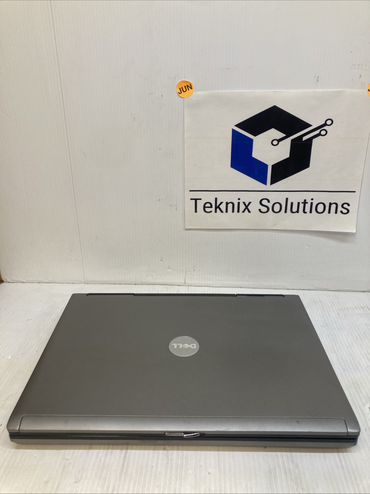 Dell Latitude D820 Model PP04X Intel Core 2 Duo 1.66GHz 2GB RAM Boot to BIOS