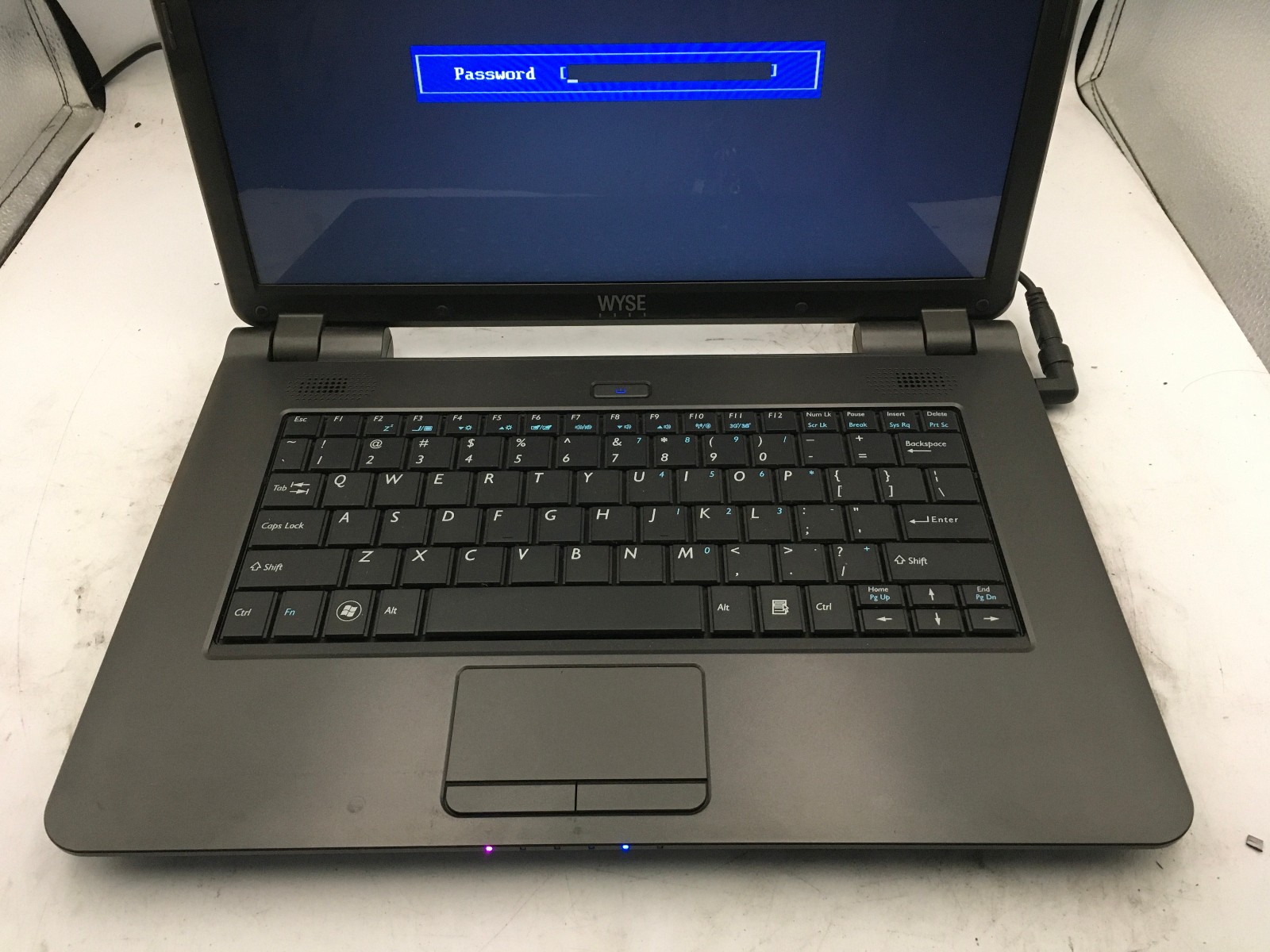 WYSE XN0M LAPTOP – FOR PARTS/LOCKED BIOS – AMD G-T56N – 4GB RAM – READ DESC – BB
