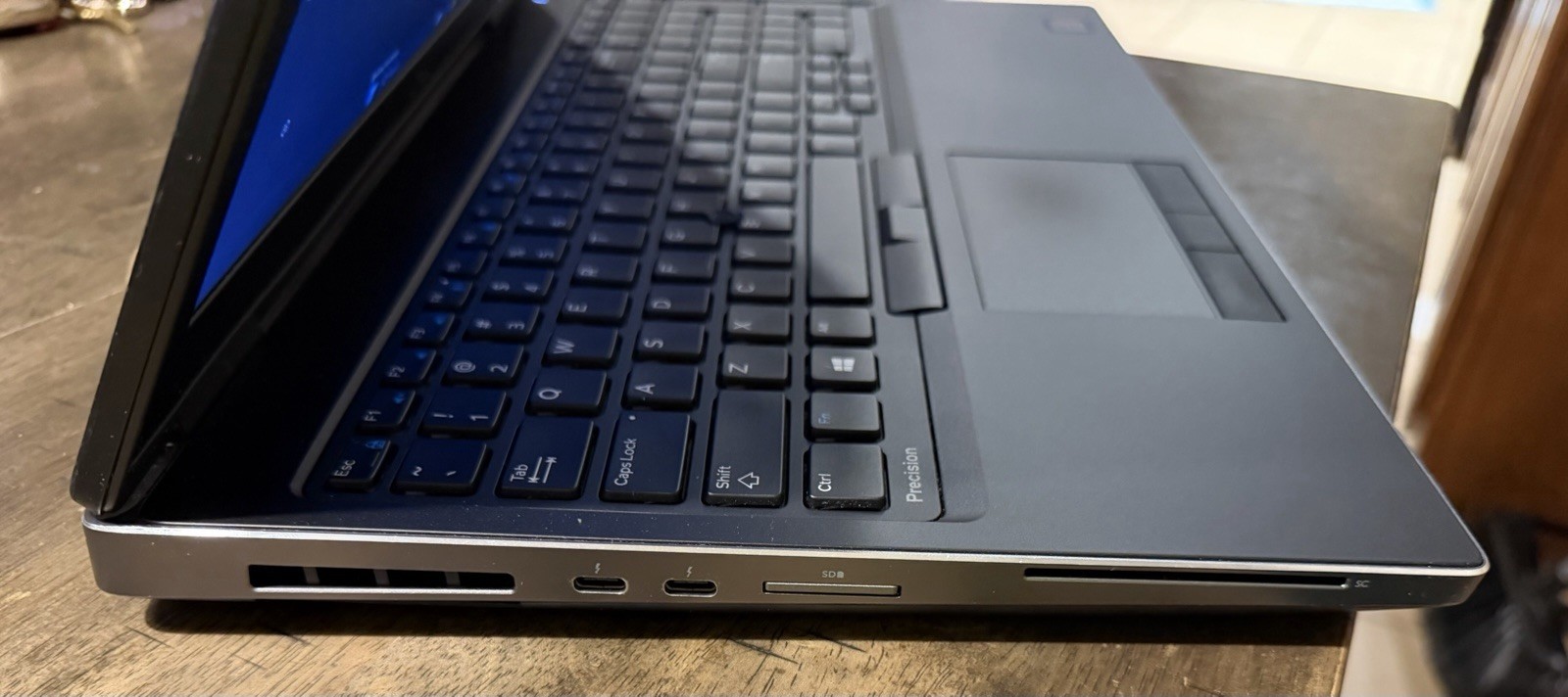 Dell PRECISION 7530 I7-8750H 32GB RAM 256GB NVME QUADRO P2000 WIN11 15.6 IN