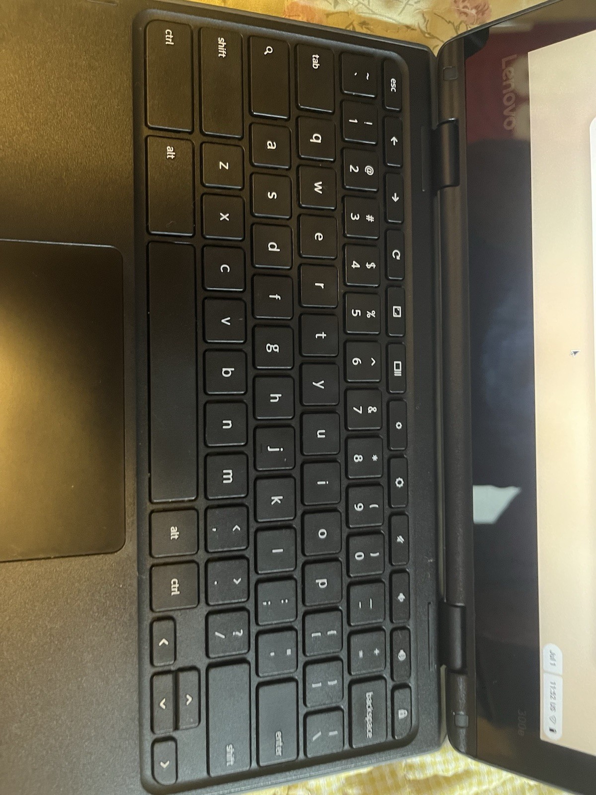 Lenovo 300e Chromebook 81H0 (11.6″ Touch, 4GB, 32GB eMMC, ChromeOS) w/ Charger