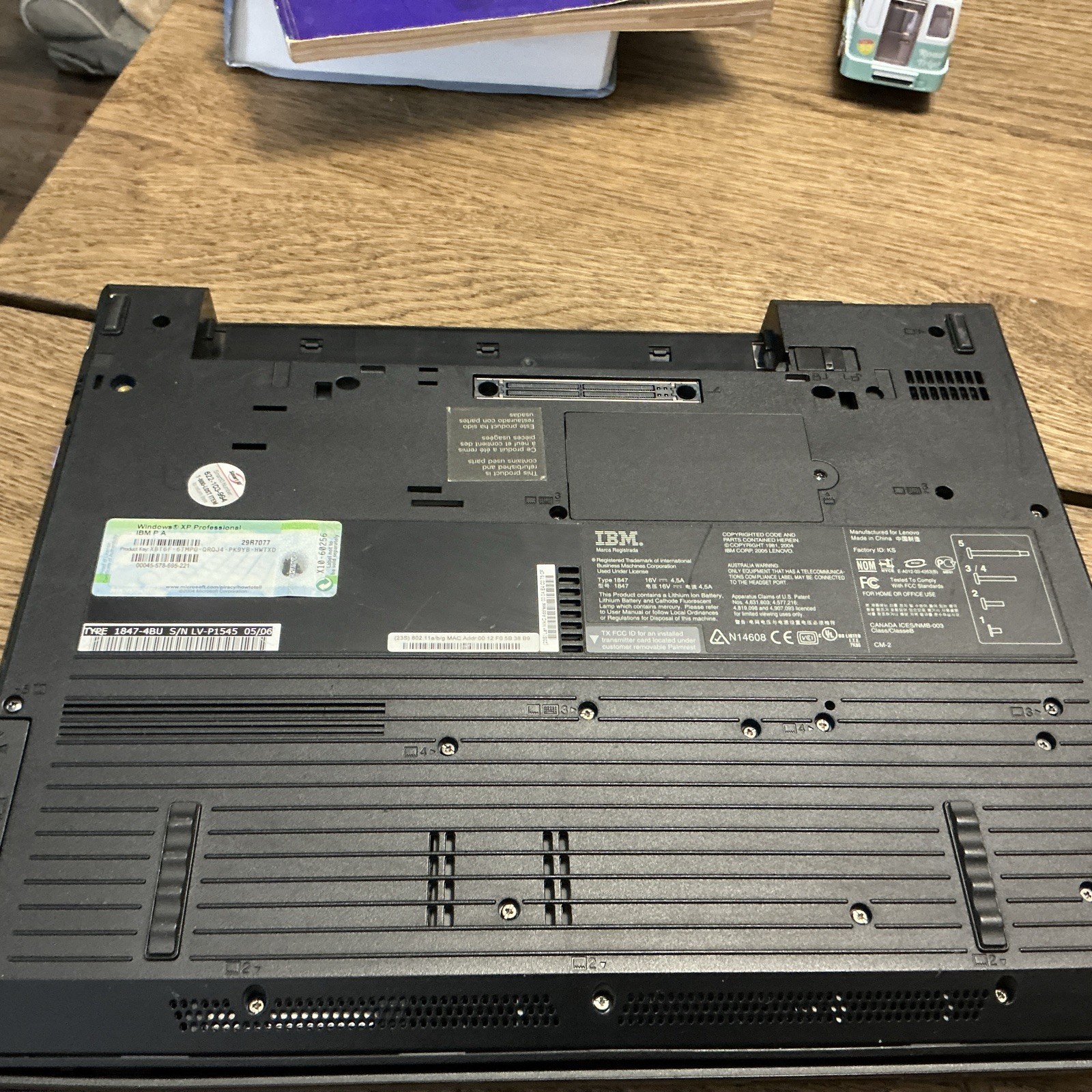 IBM ThinkPad R52 Intel Pentium M 1.86GHz – Dim Screen – READ