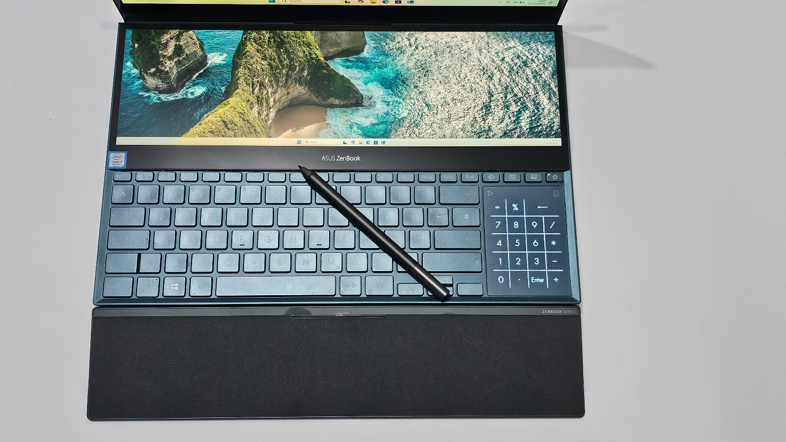 ASUS ZenBook Pro 15 UX581G i7 16Gb Ram 6G Graphics 512GB SSD