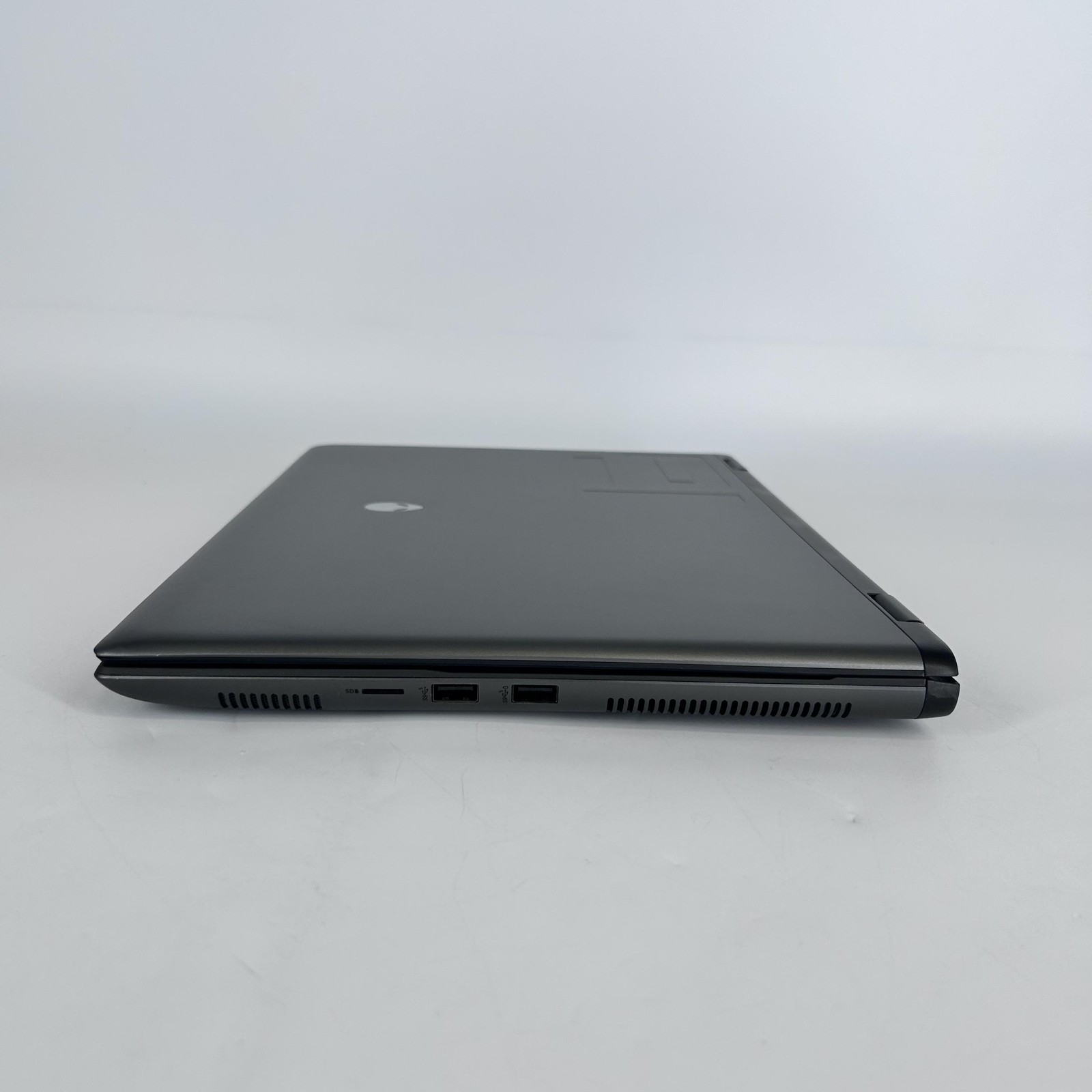 Dell Alienware M16 R2 240Hz QHD+ 2.5 GHz Ultra 9 185H 32GB 1TB SSD RTX 4070 Good