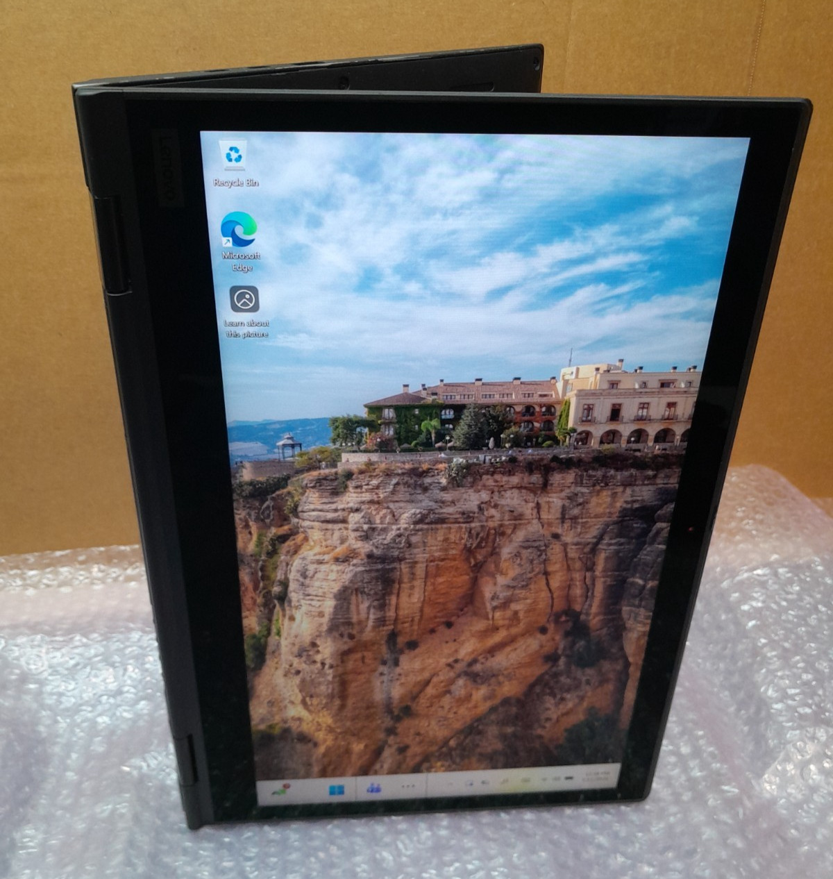 Lenovo X1 Yoga 3rd Gen 14″ Touchscreen i5-8350U 1.7GHz 16GB RAM, 256GB SSD, W11