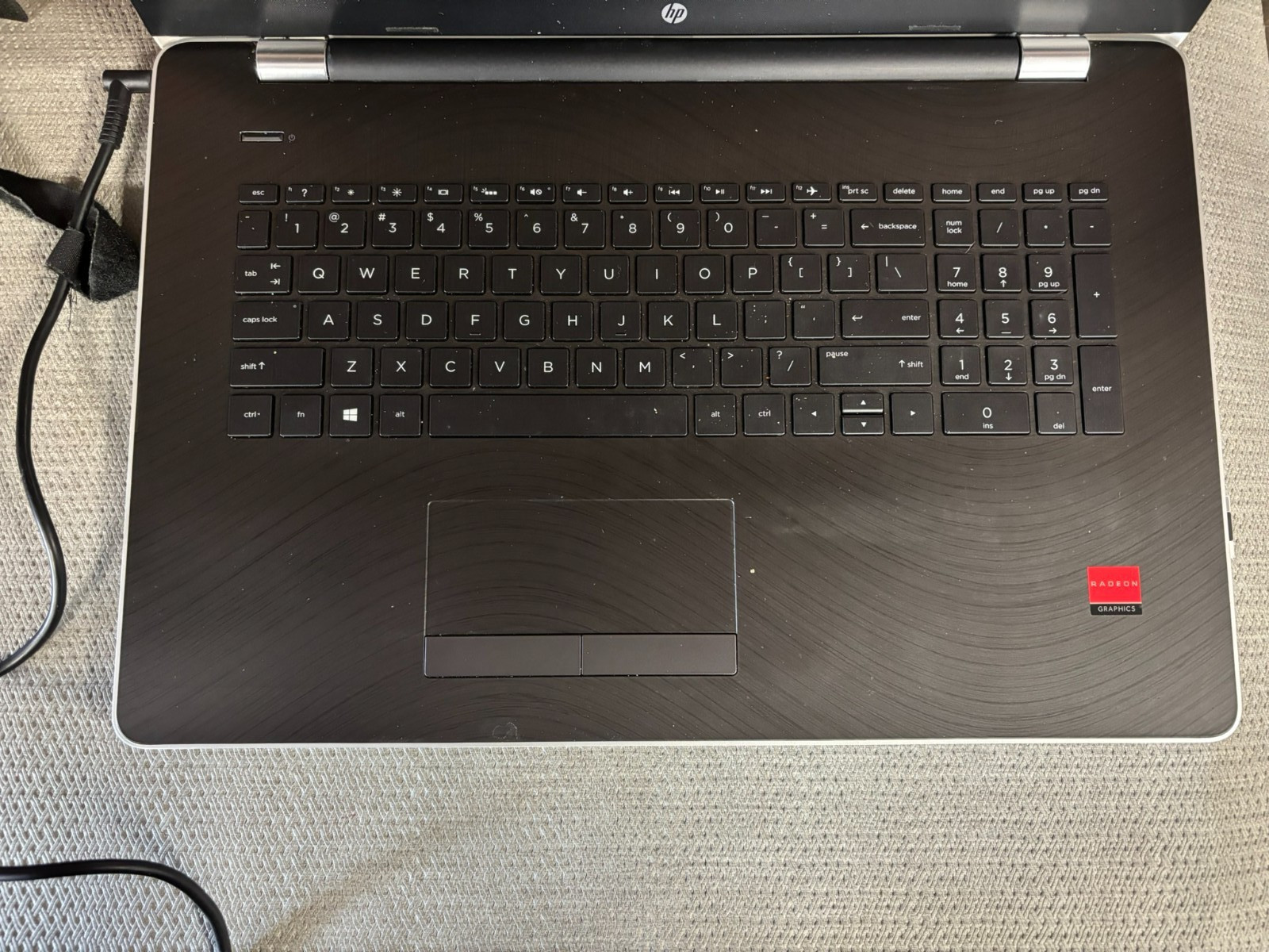 HP Laptop 17-ak0xx