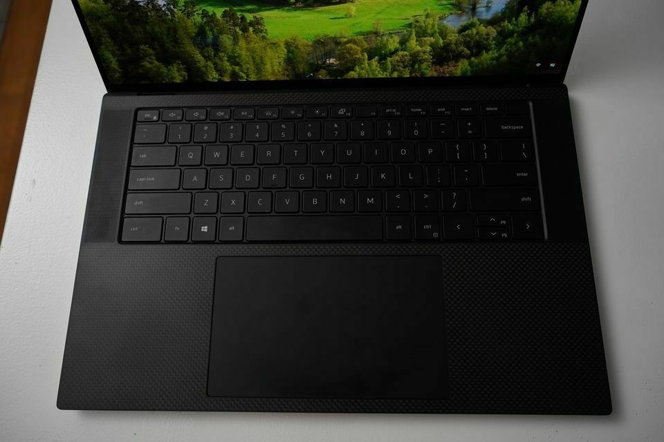 Dell XPS 15 9500 i7-10750H 1TB SSD 32GB DDR4 GTX 1650 TI 4K UHD WIN11 PRO