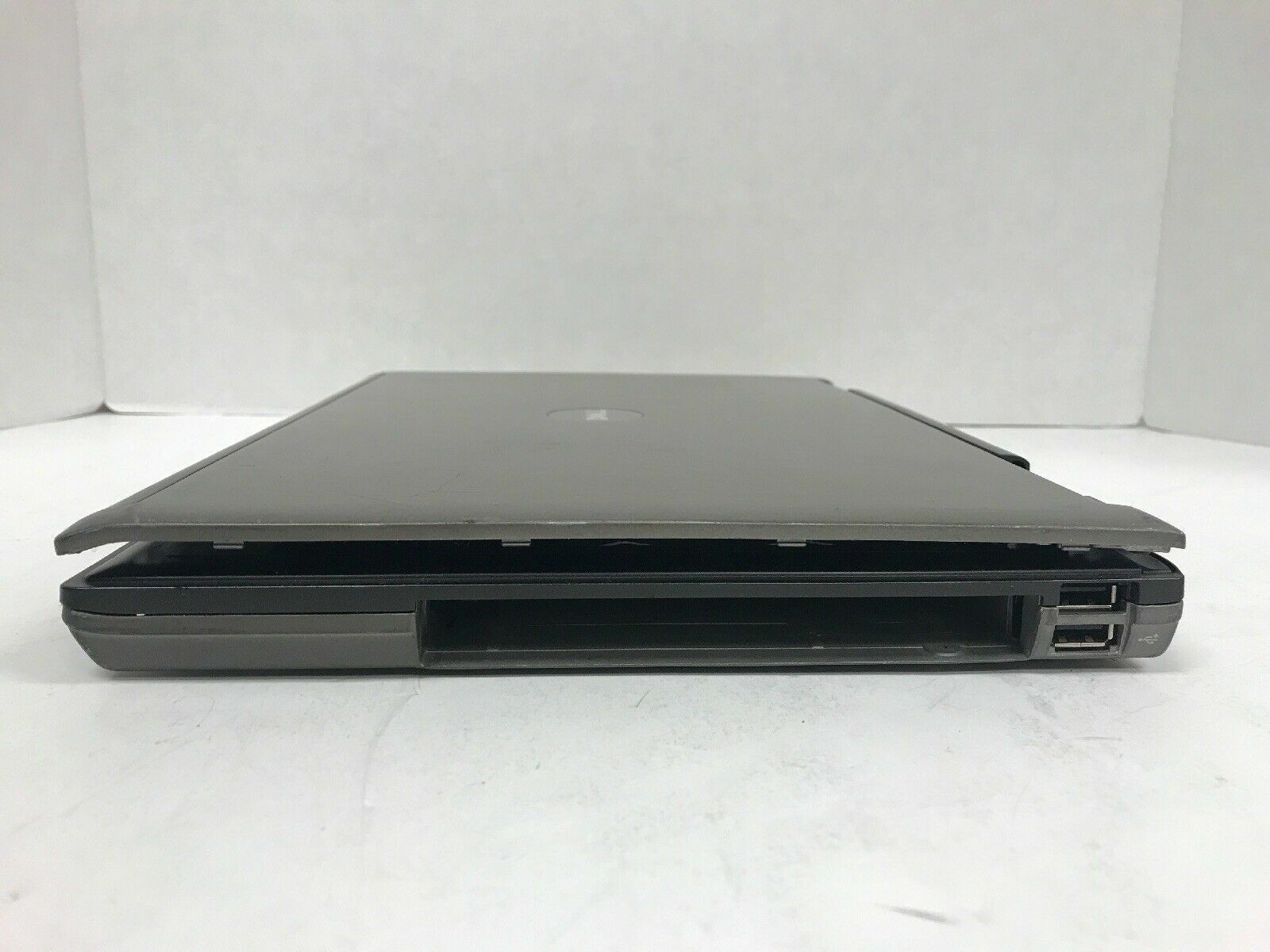 Dell Latitude D620 laptop *FOR PARTS OR NOT WORKING*