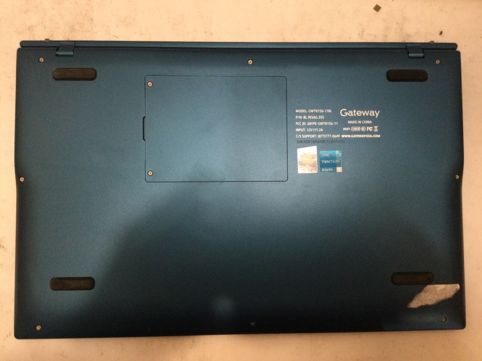 Gateway GWTN156-11BL 15.6″ / Intel Pentium Silver N5030 / (CRACKED!) MR