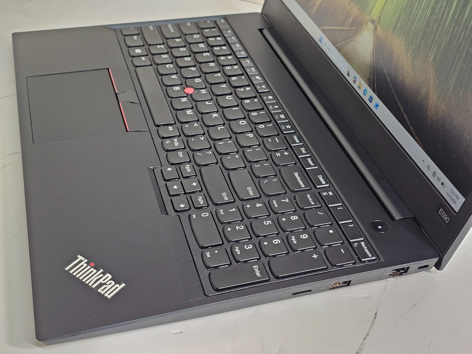 Lenovo ThinkPad E590 Laptop – 1.6 GHz i5-8265U 8GB 1TB Webcam 15.6″ – SP1