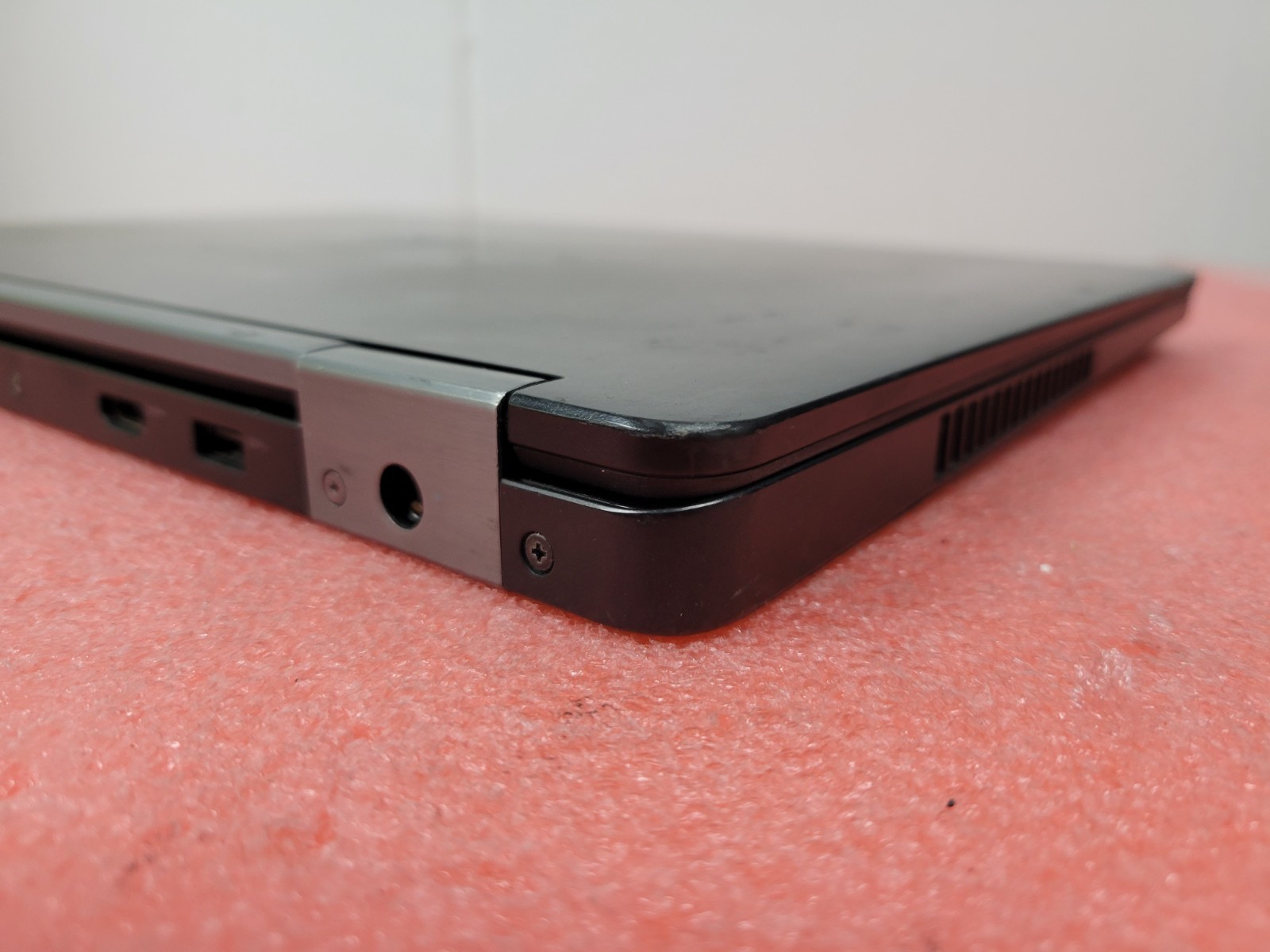 Dell Latitude E5570 i5-6200U 8GB RAM Win 10 Pro *AS IS/No HDD/Read* | C808