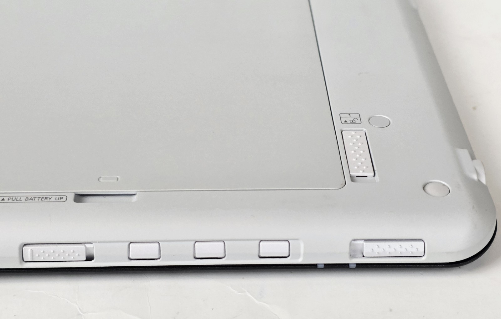 Fujitsu Stylistic Q Series Q550 PC Tablet Windows 7 Pro (FOR PARTS OR REPAIR)