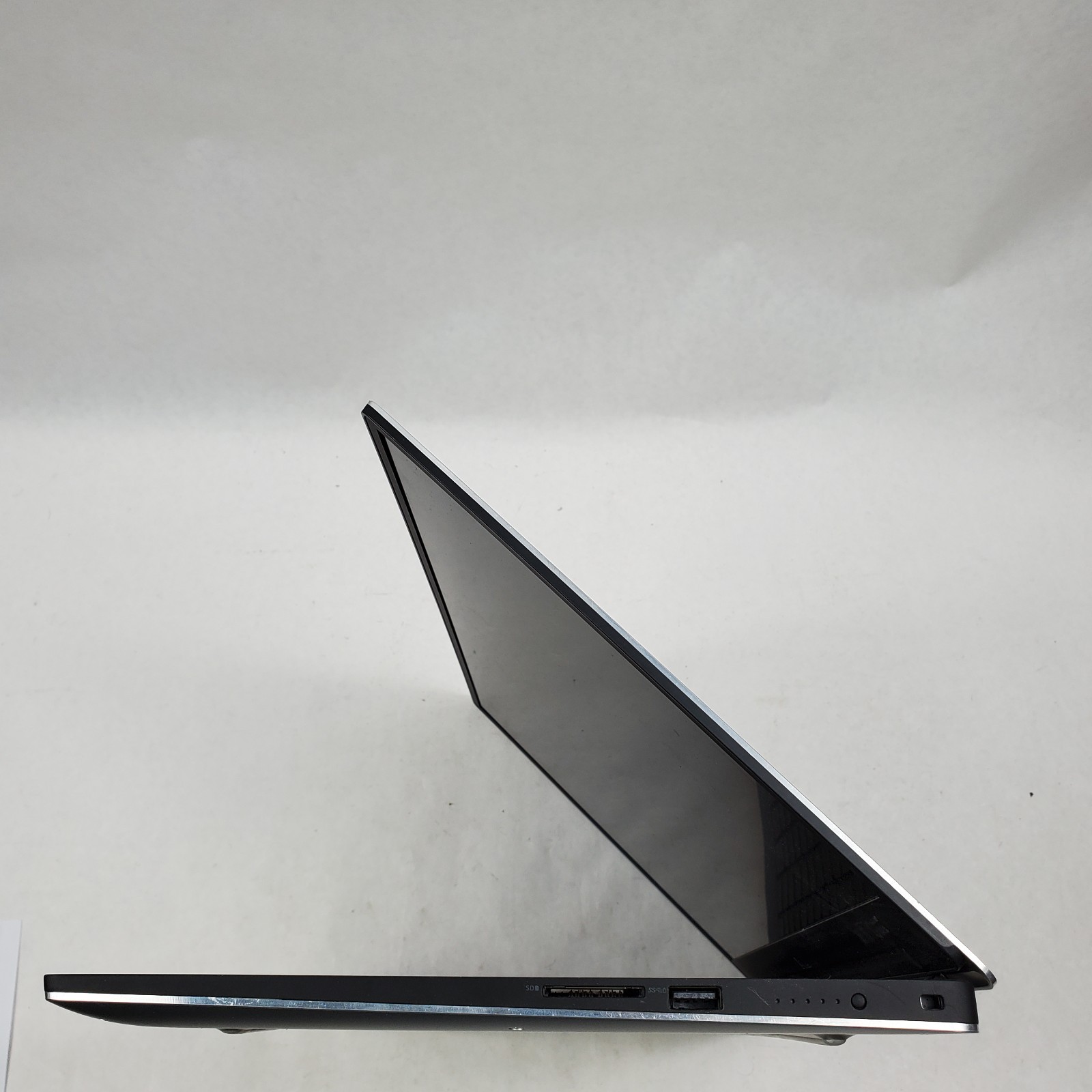 Dell Precision Intel Core 5530 i7-8850H 2.6GHz 16GB RAM 1TB NVMe P2000 NO OS