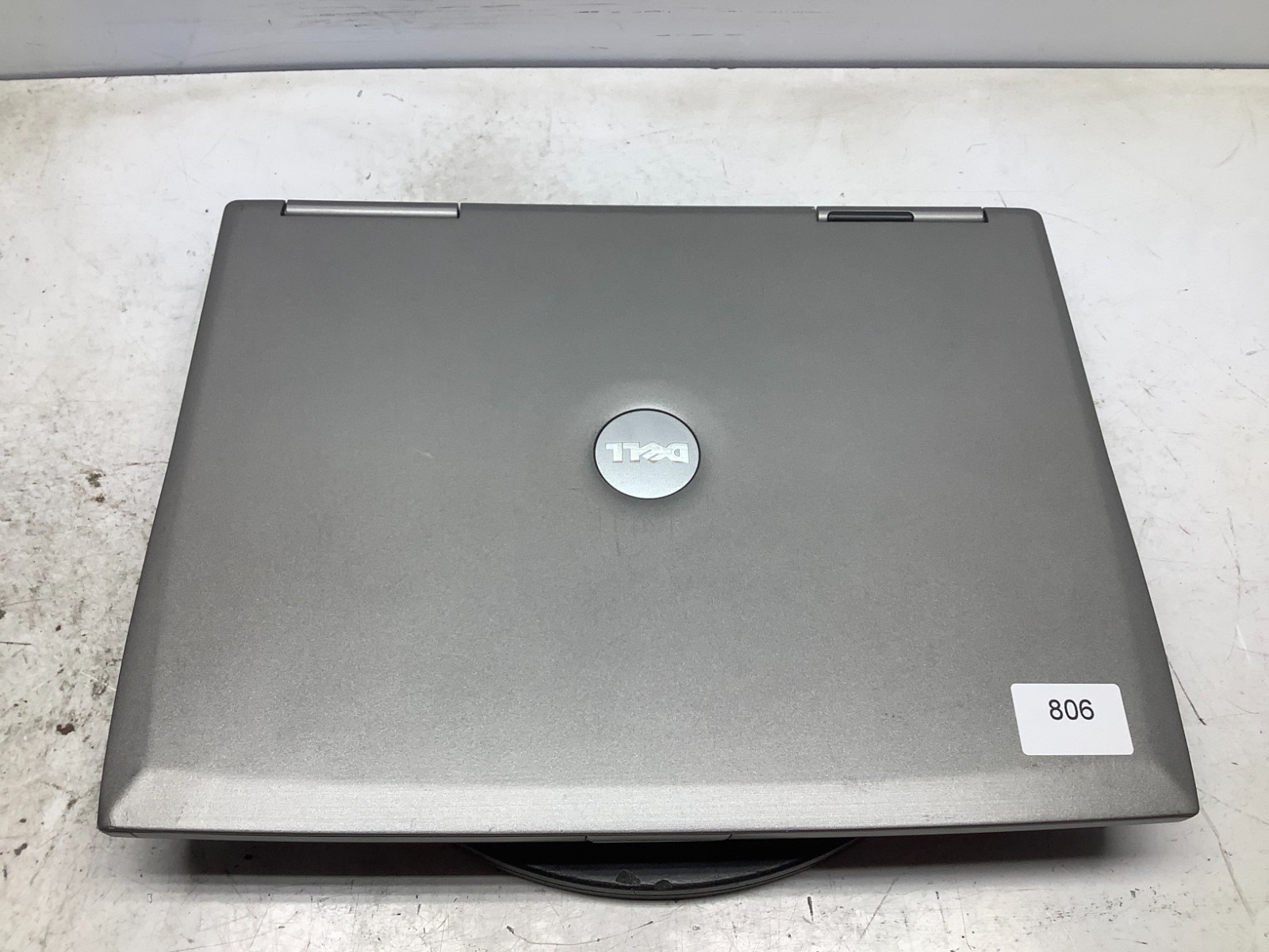 Dell Latitude D800 Intel Pentium M 2GHz 1 GB NO HDD Nvidia GeForce FX5200