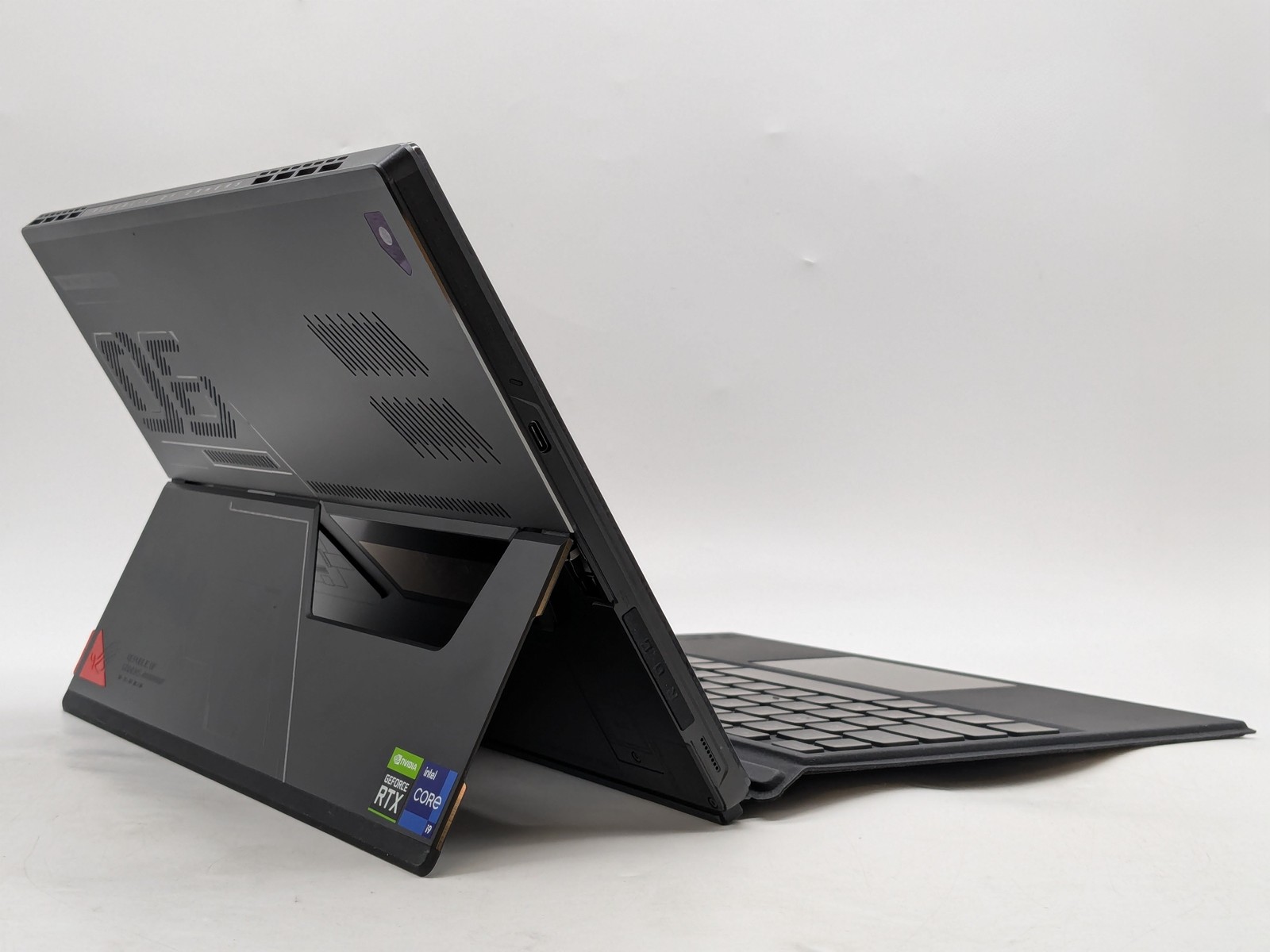 ASUS ROG 13.4″ Touchscreen Gaming Tablet Core I9 16GB RTX 3050 Ti 1TB Black