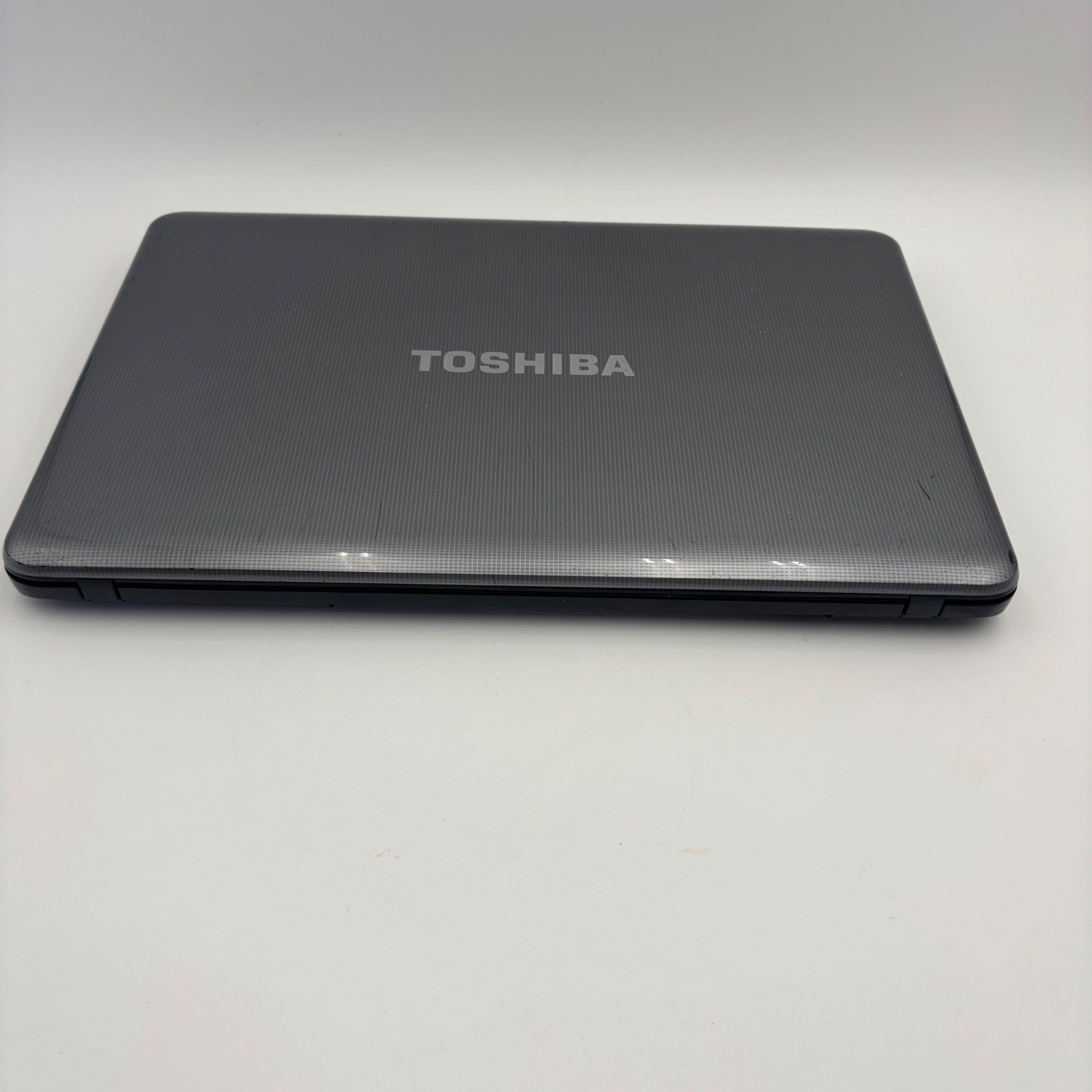 Toshiba Satellite L875D-S7332 Laptop 17.3″ Parts Repair Missing HDD Battery