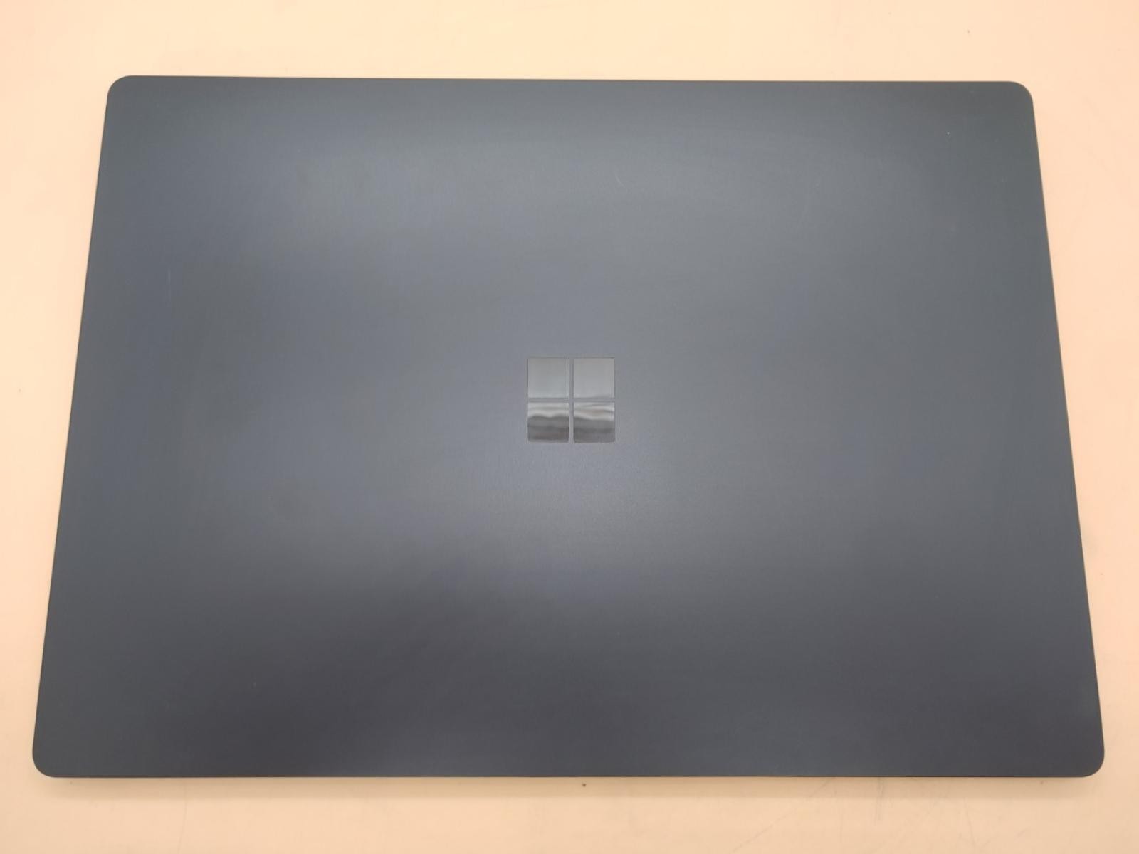Microsoft Surface Laptop 4 15″ i7-1185G7 8GB 512GB Win11Pro *NO A/C* *WORN KEYS*
